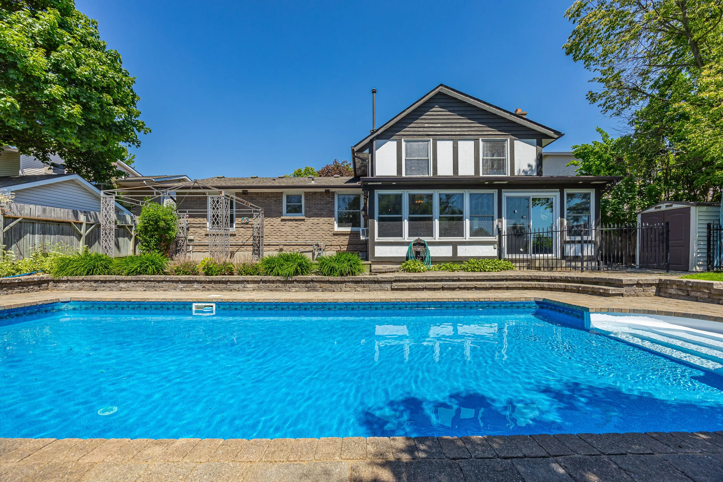 923 Farnham Rd -47.jpg