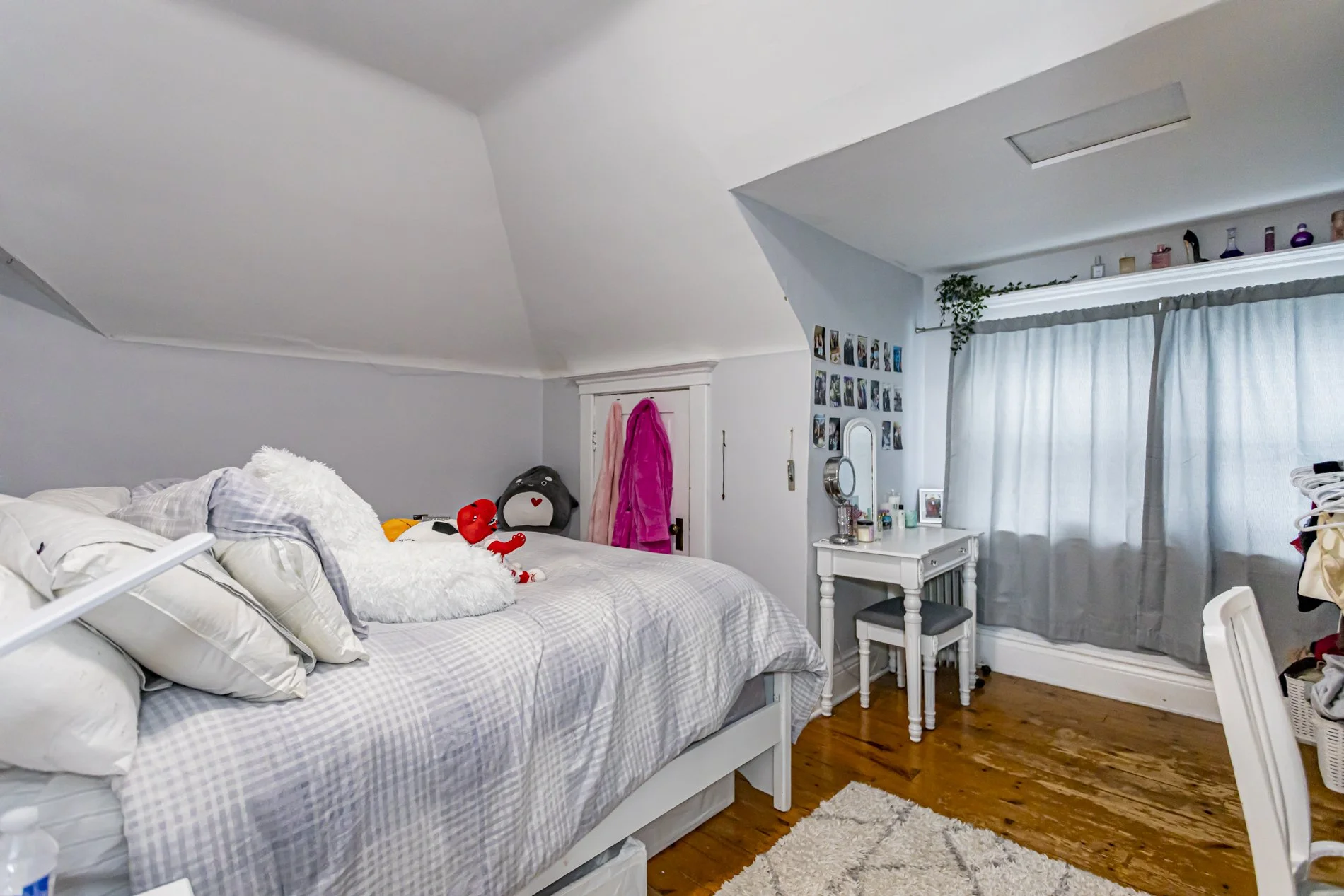 994 Richmond St_37.jpg