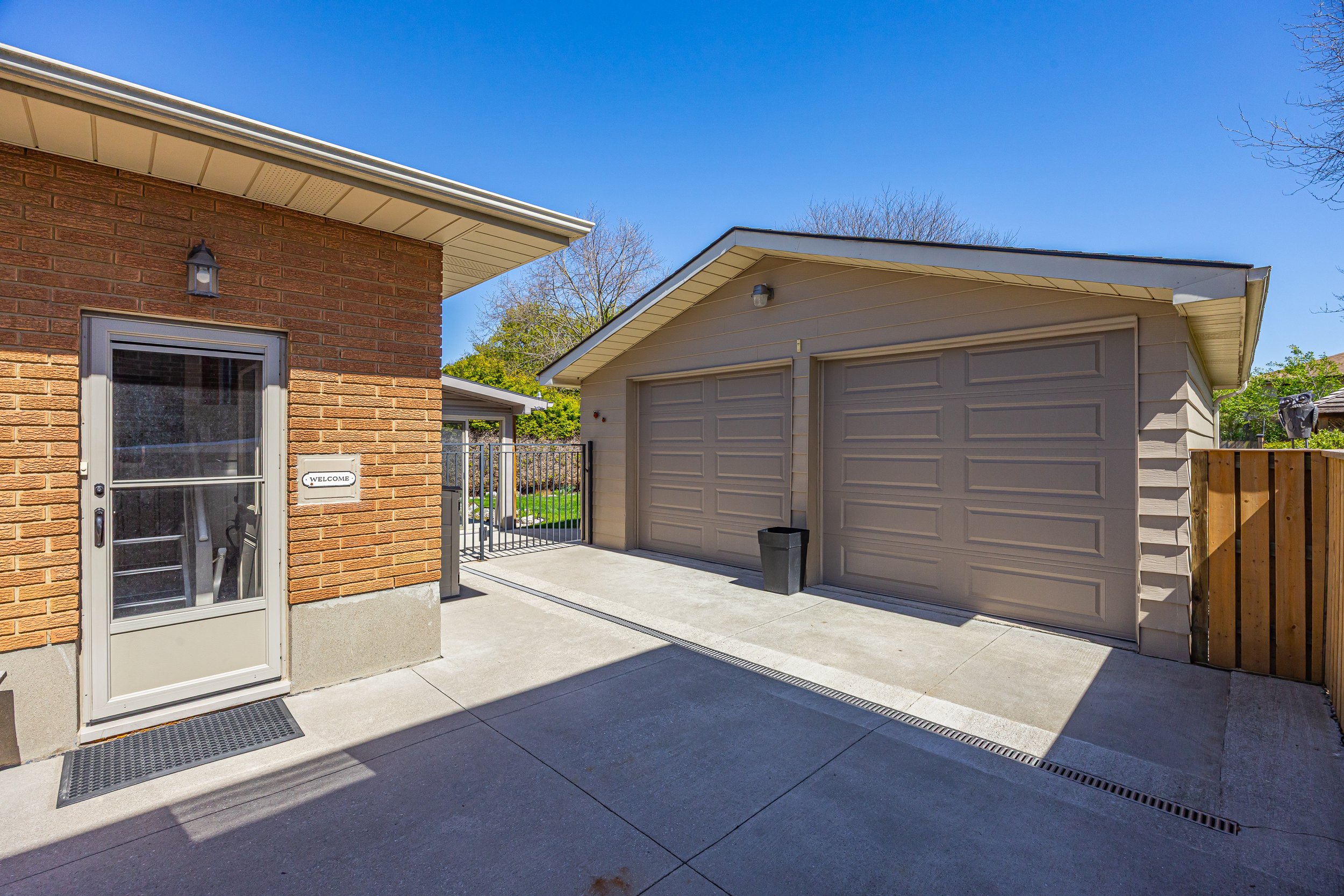 430 Magnolia Cres -38.jpg
