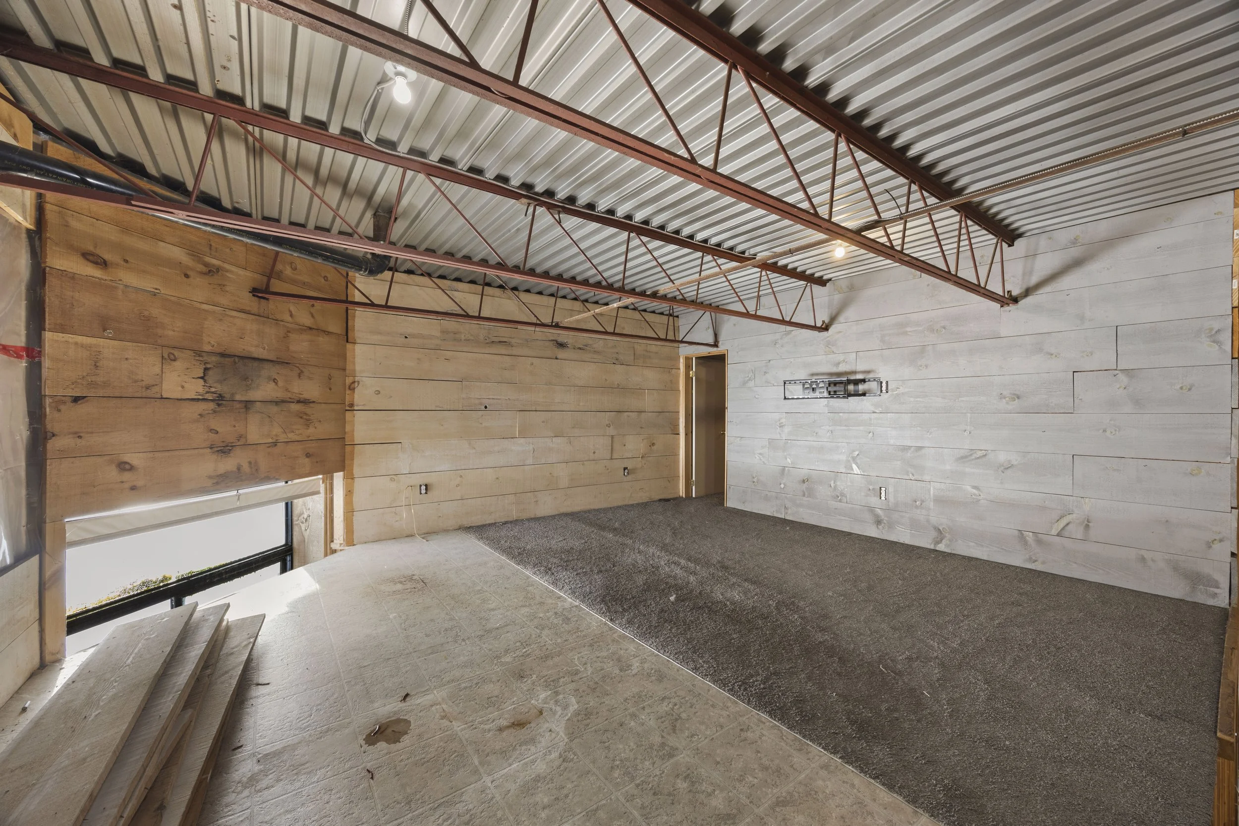 7024 Kilbourne Rd -18.JPG