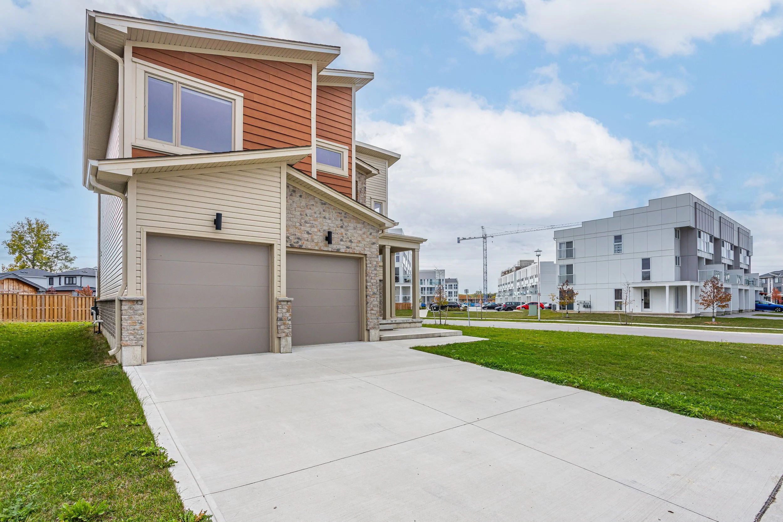 300 Edgevalley Rd -03.jpg