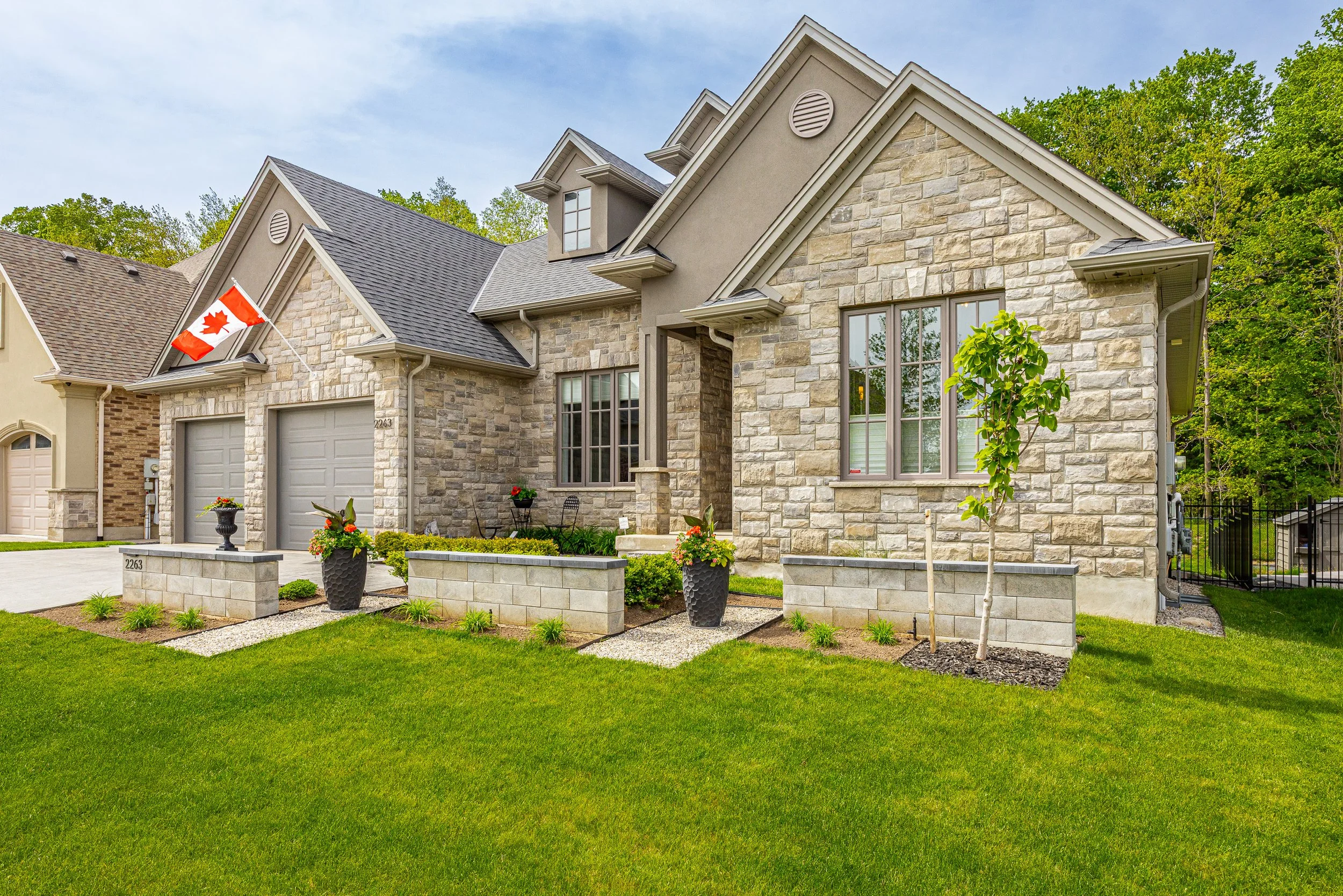 2263 Dauncey Cres -04.jpg