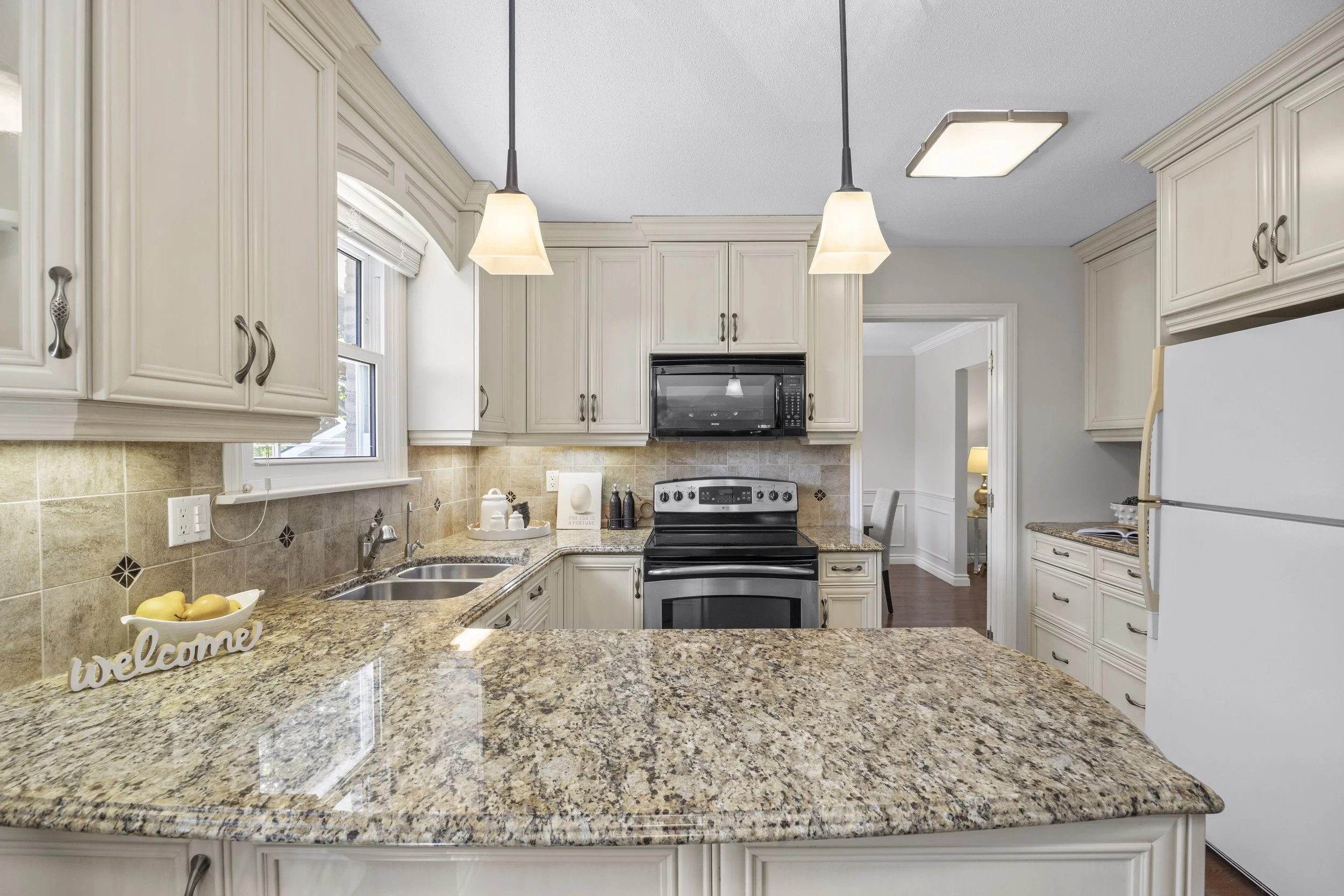 923 Farnham Rd -17.JPG