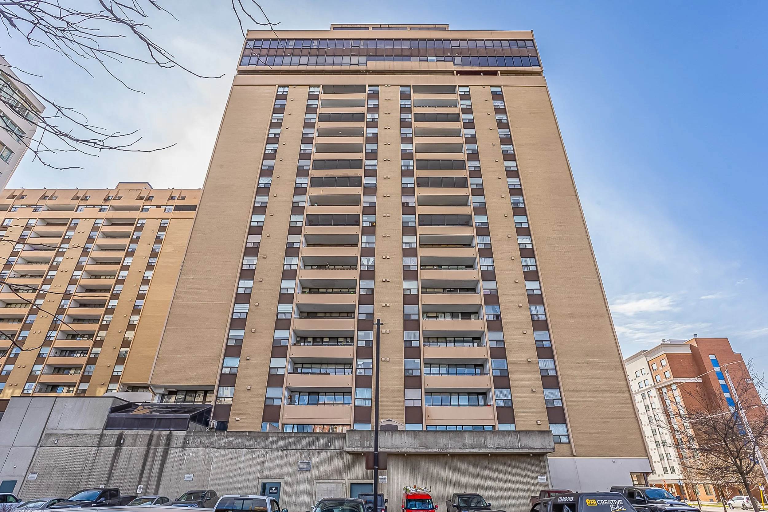 Reshoot_906-389 Dundas St-3.jpg