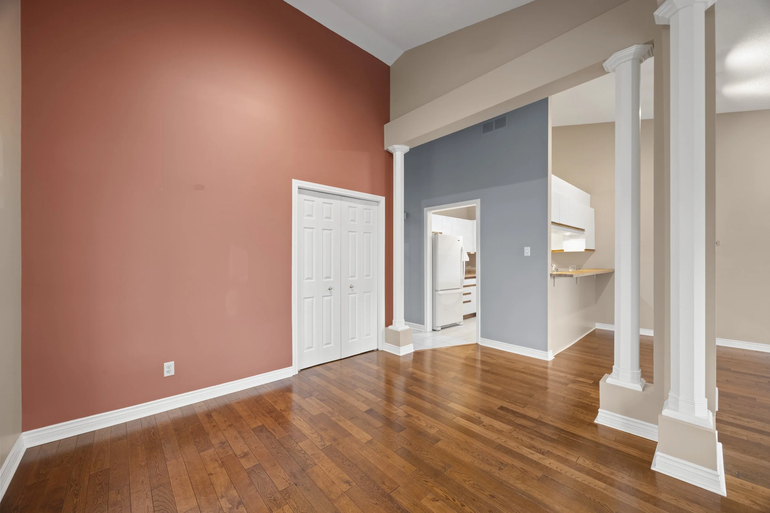 12-90 Ontario St S -16.JPG