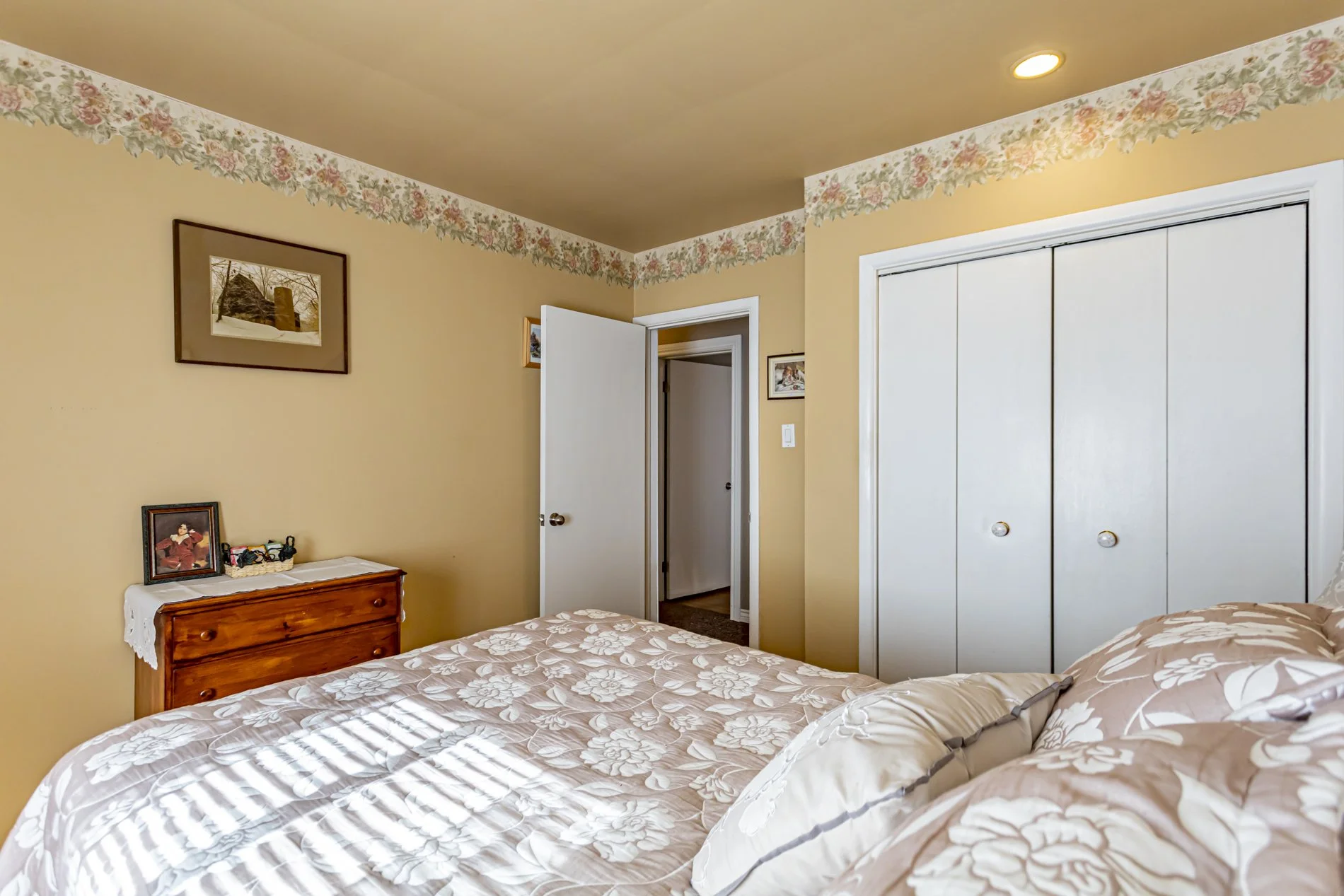 166 Base Line Rd W_25.JPG