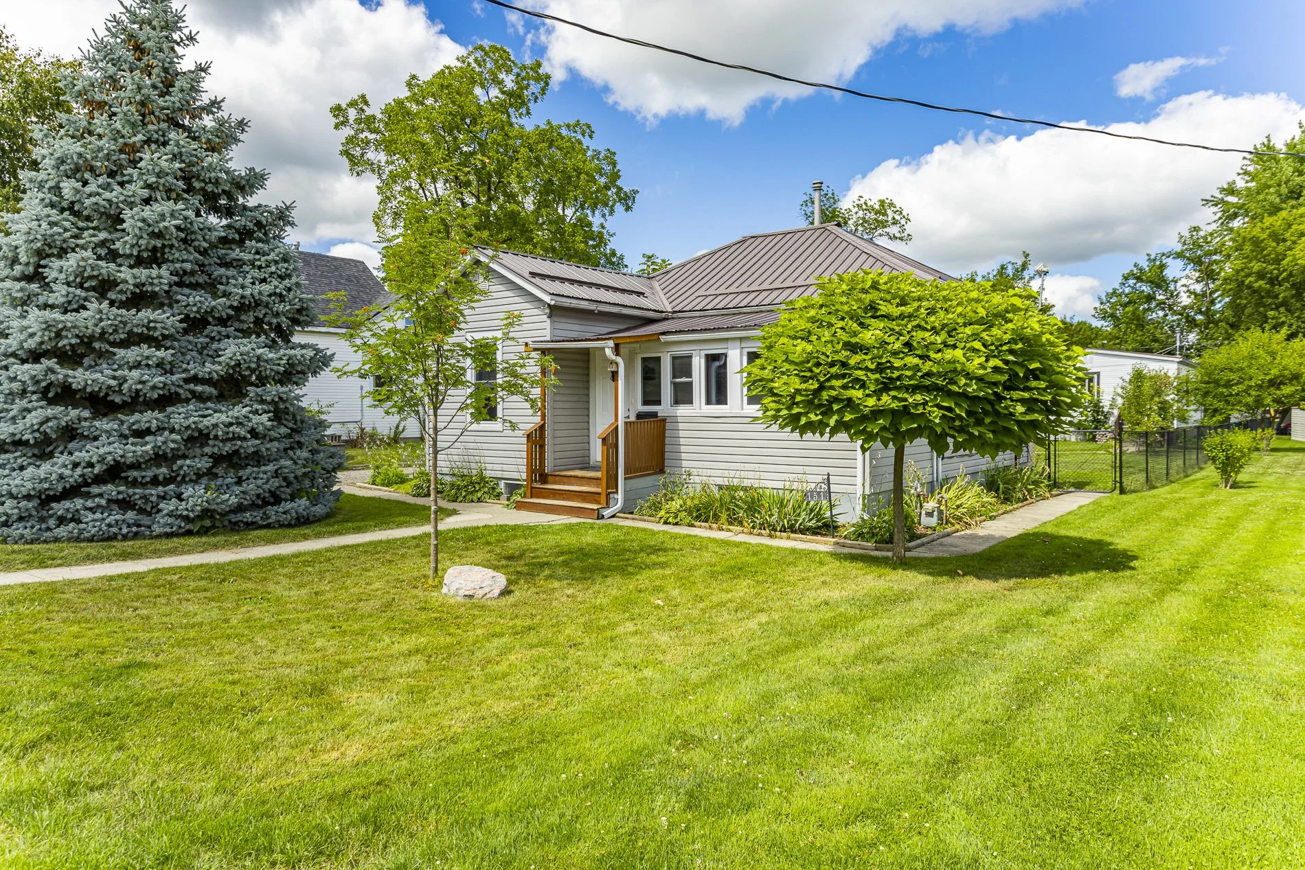 151 Simpson St_02.jpg