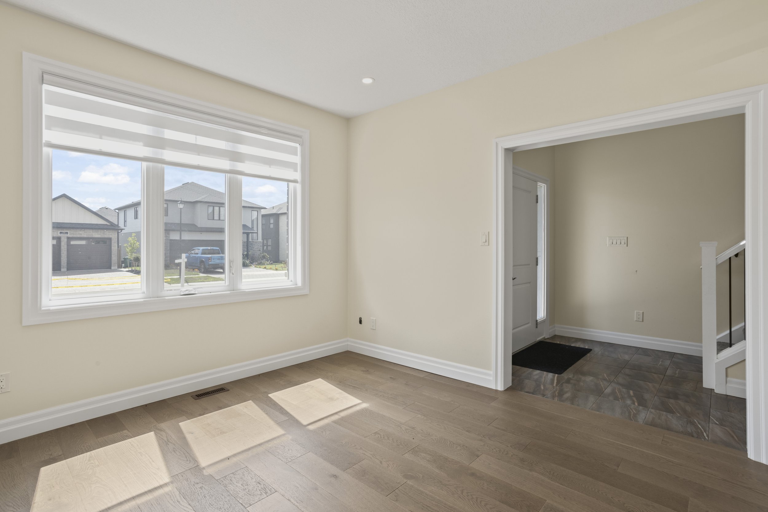 74 Royal Cres -19.JPG