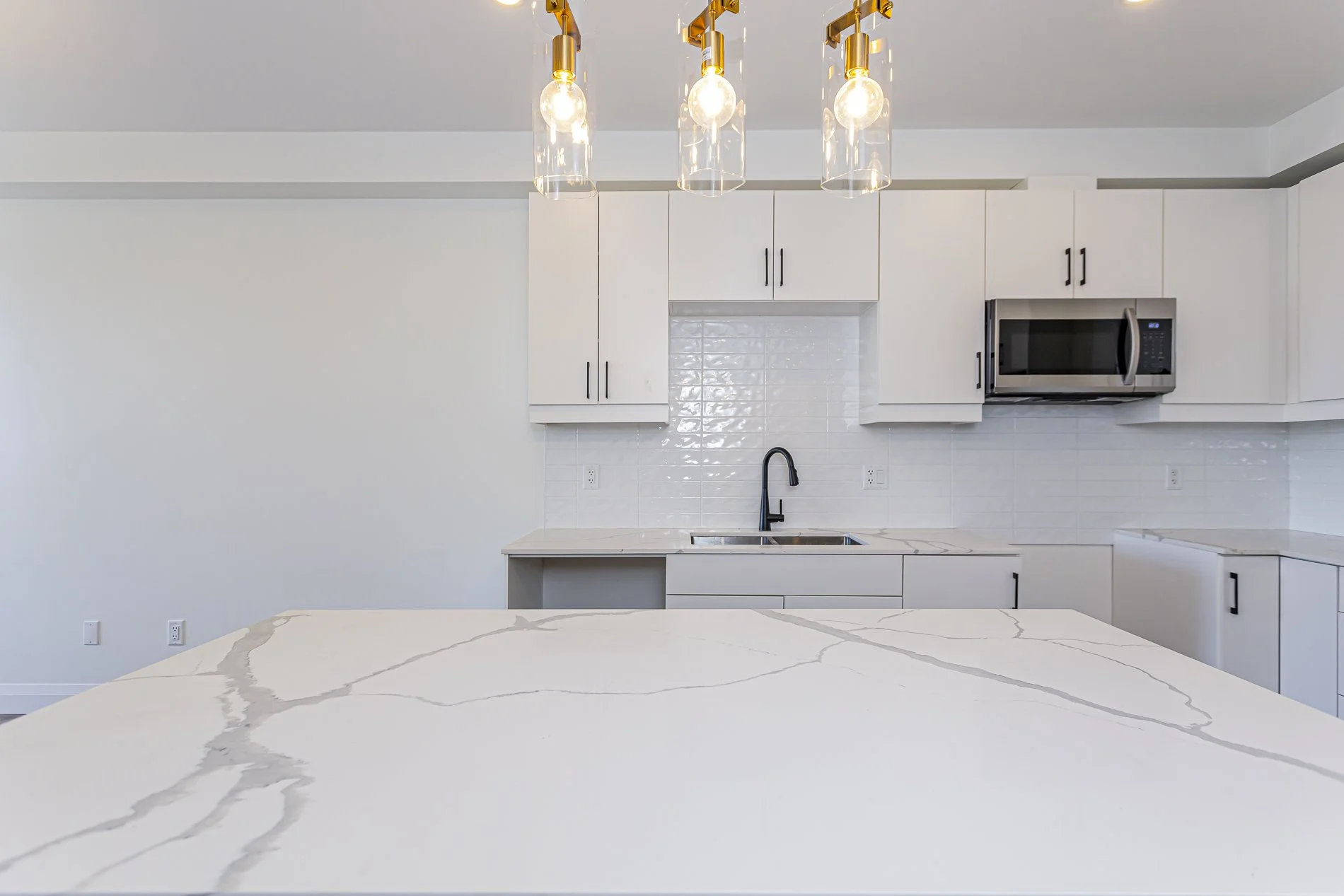 177-3900 Savoy St-Int_07.jpg