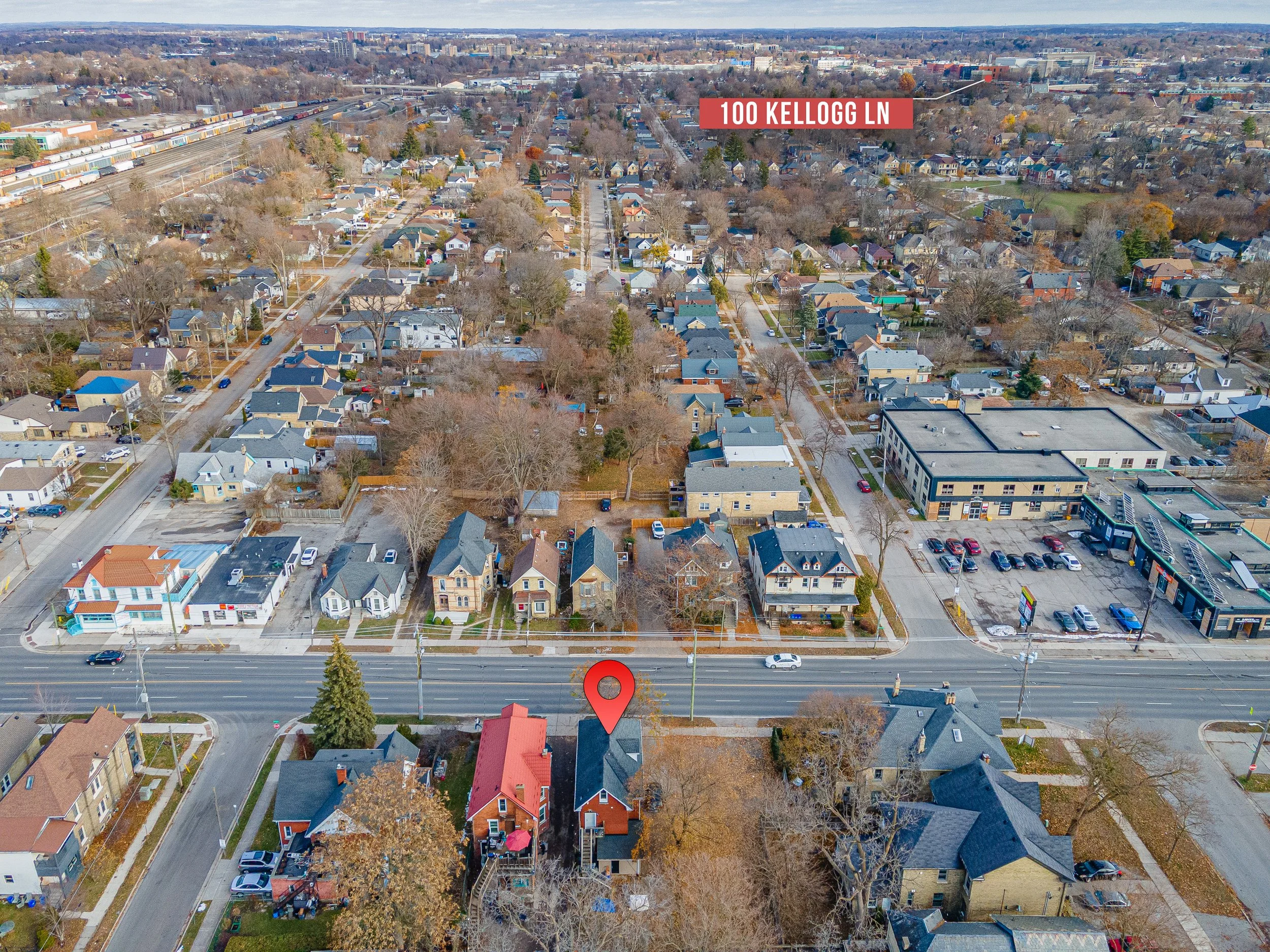 551 Adealide St North -48.jpg