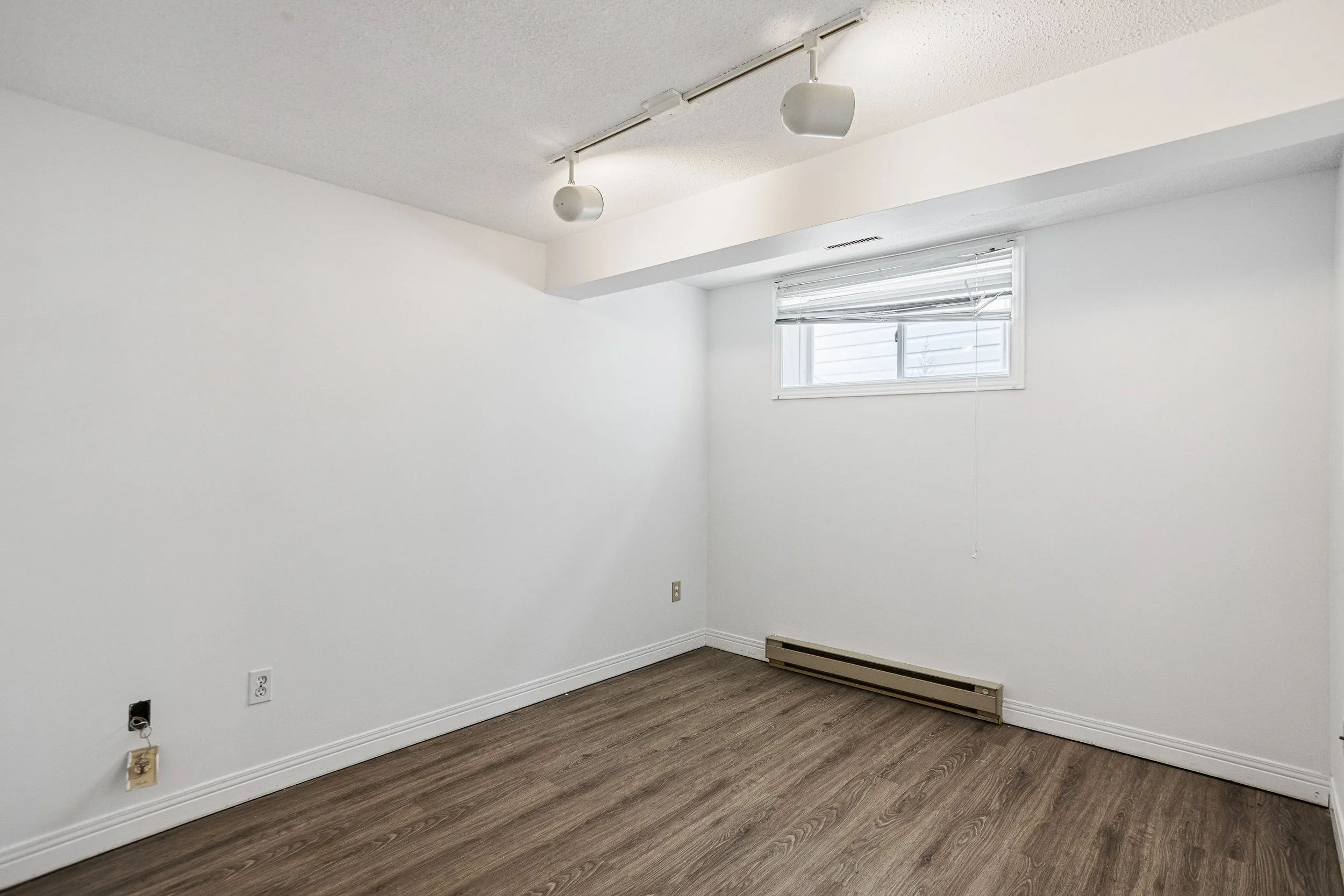 216 Homestead Cres-29.jpg