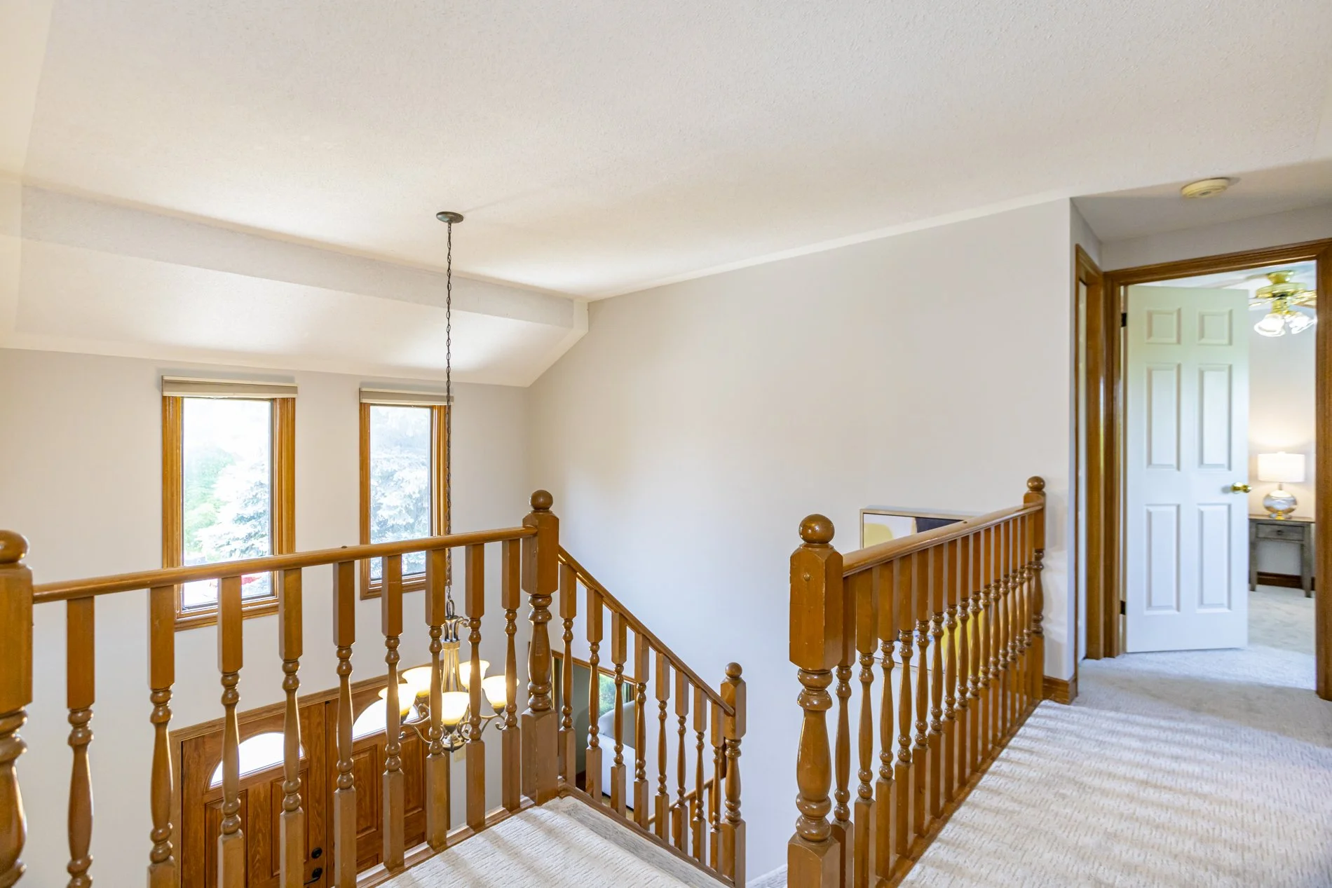 70 Thumnderbird Cres_27.JPG