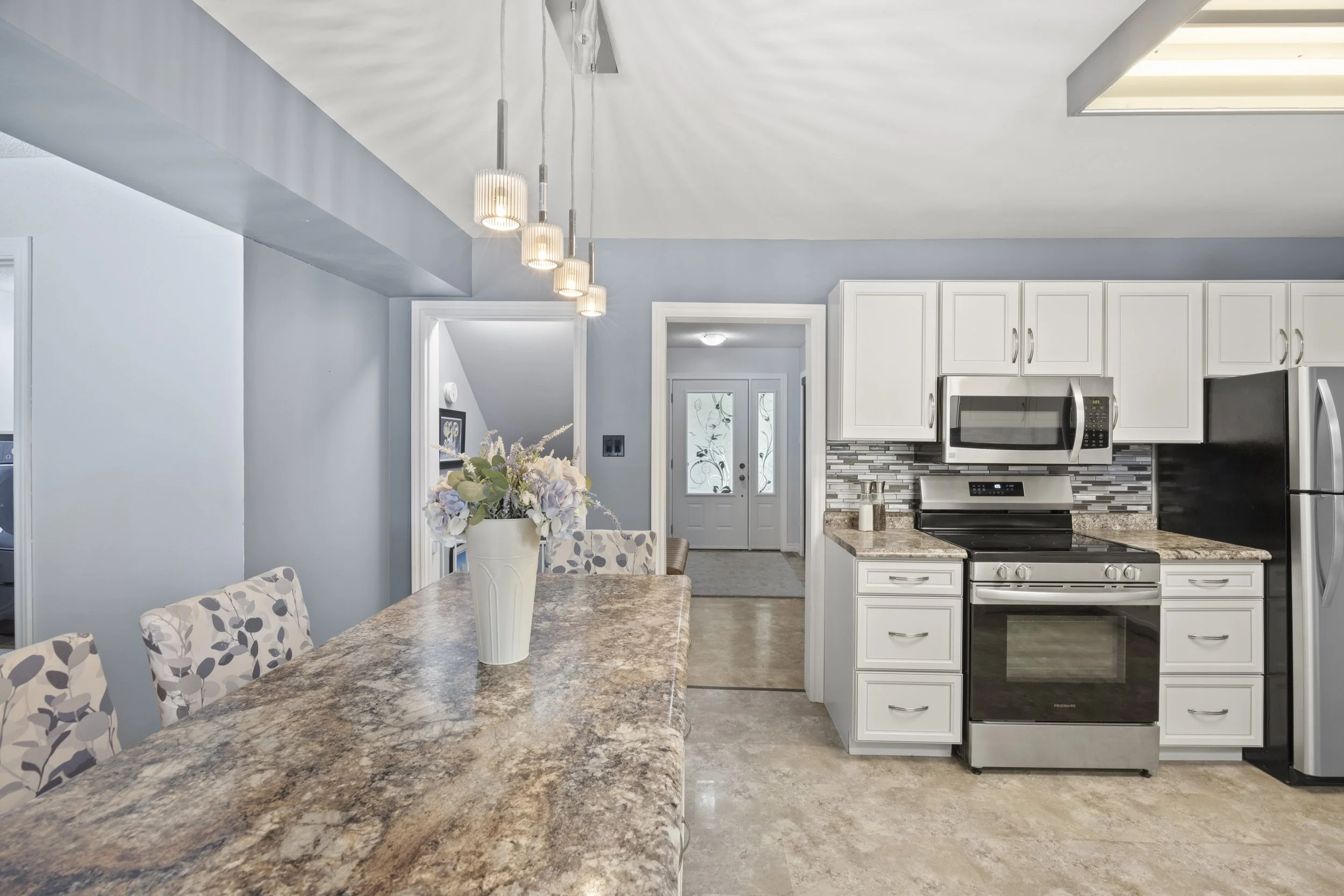 219 Dundas St W -13.JPG