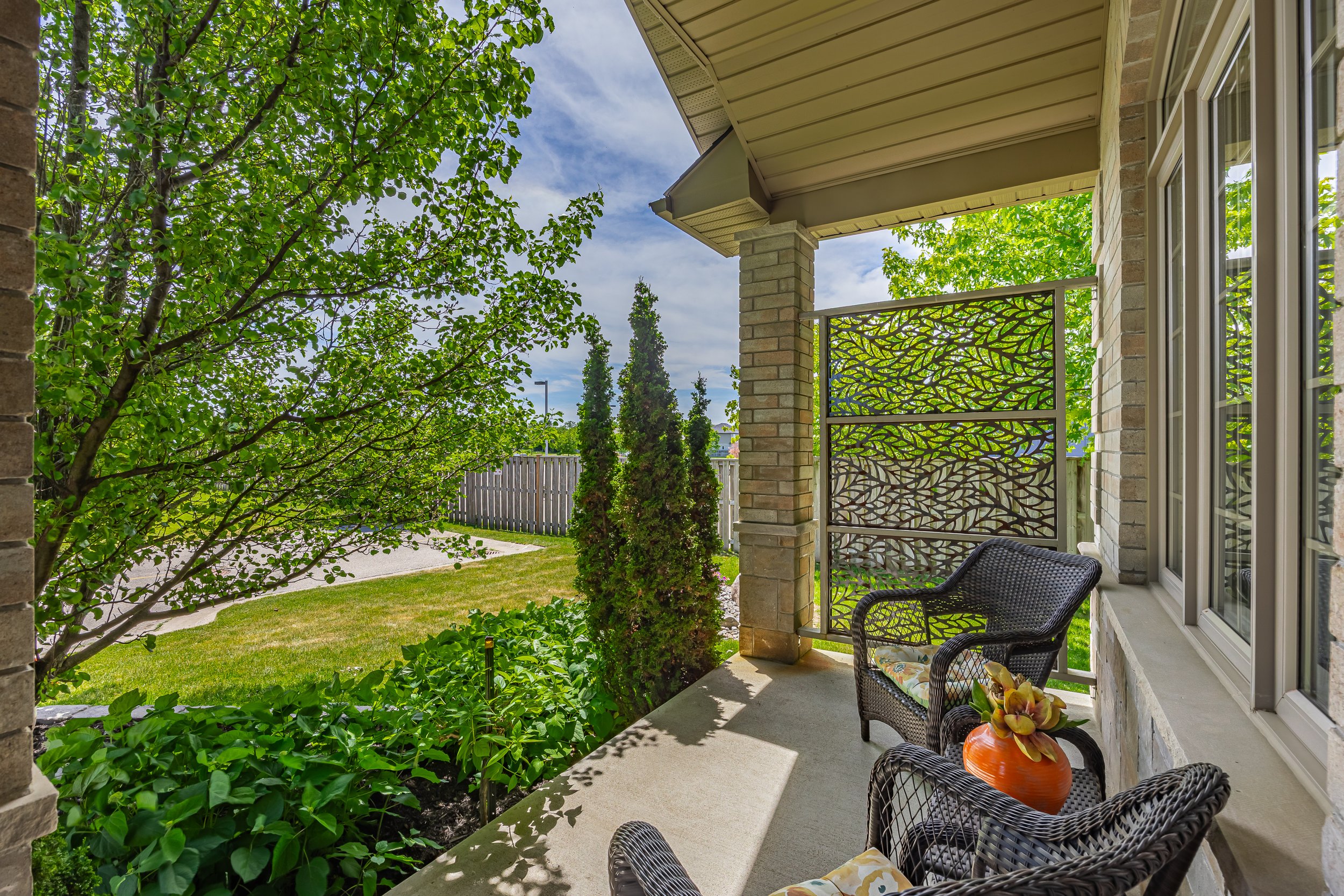 10-2080 Beaverbrook Ave -06.jpg