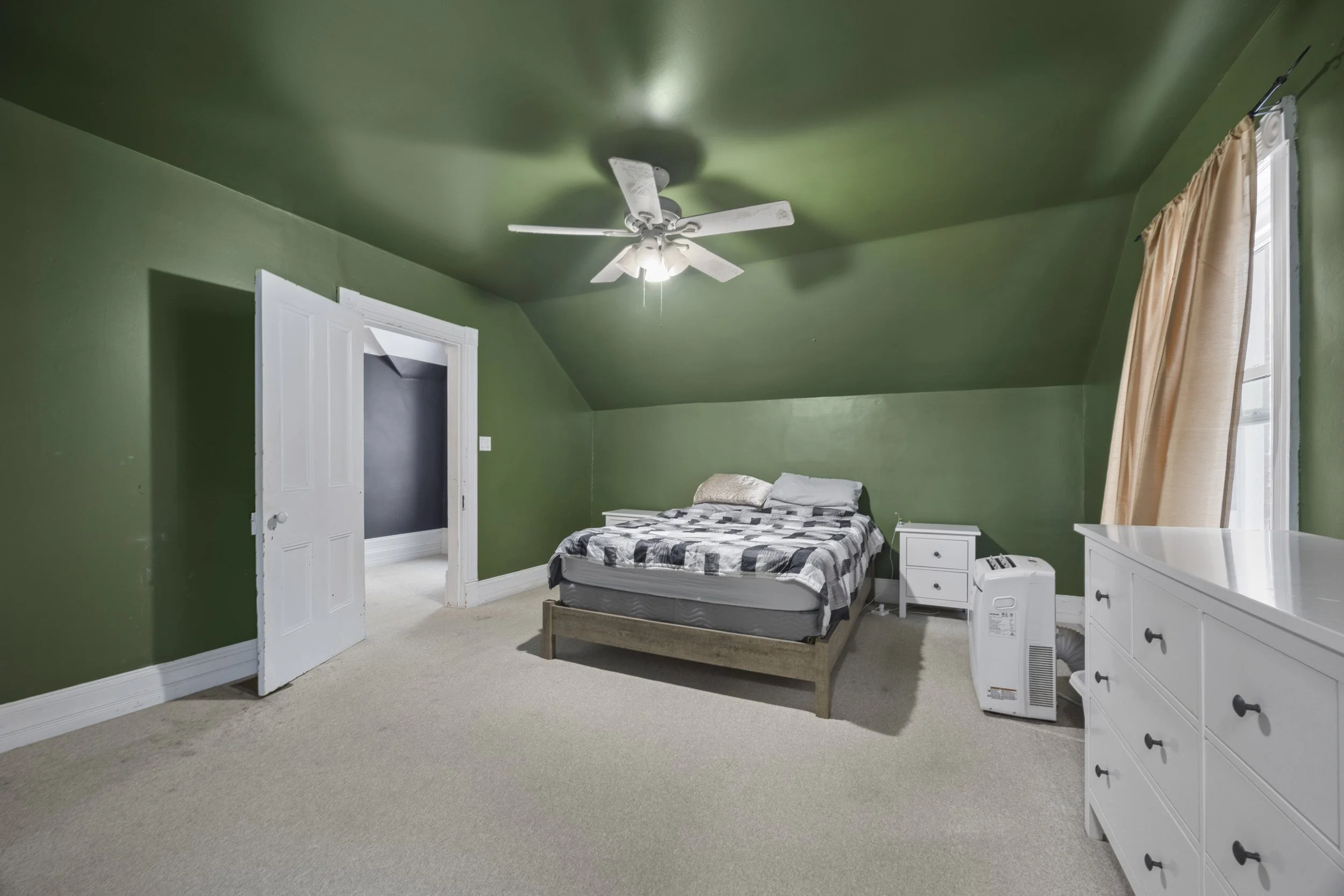 147 St Andrew St -23.JPG