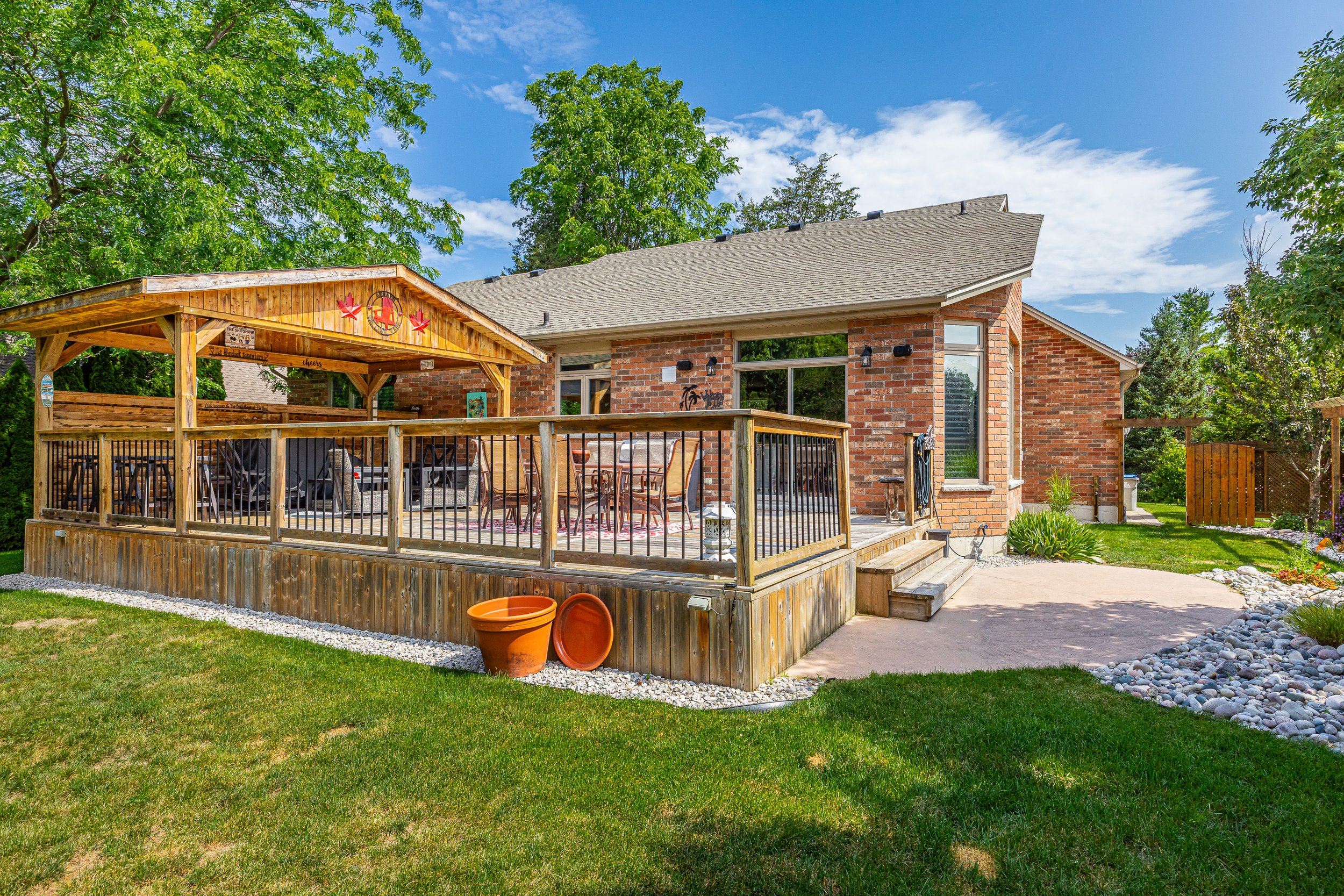 EXT UPDATE - 10159 Meadowlily Cres-15.jpg
