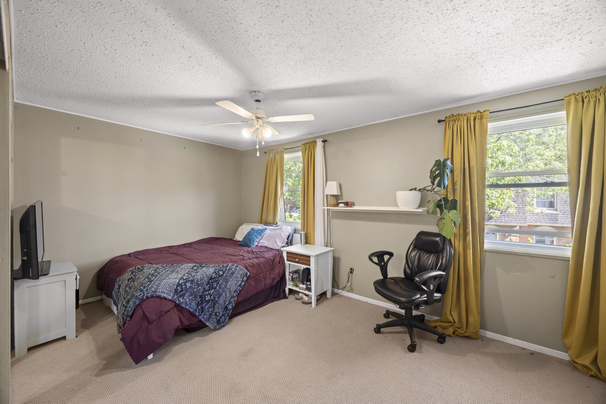 453 Wilkins St -24.JPG