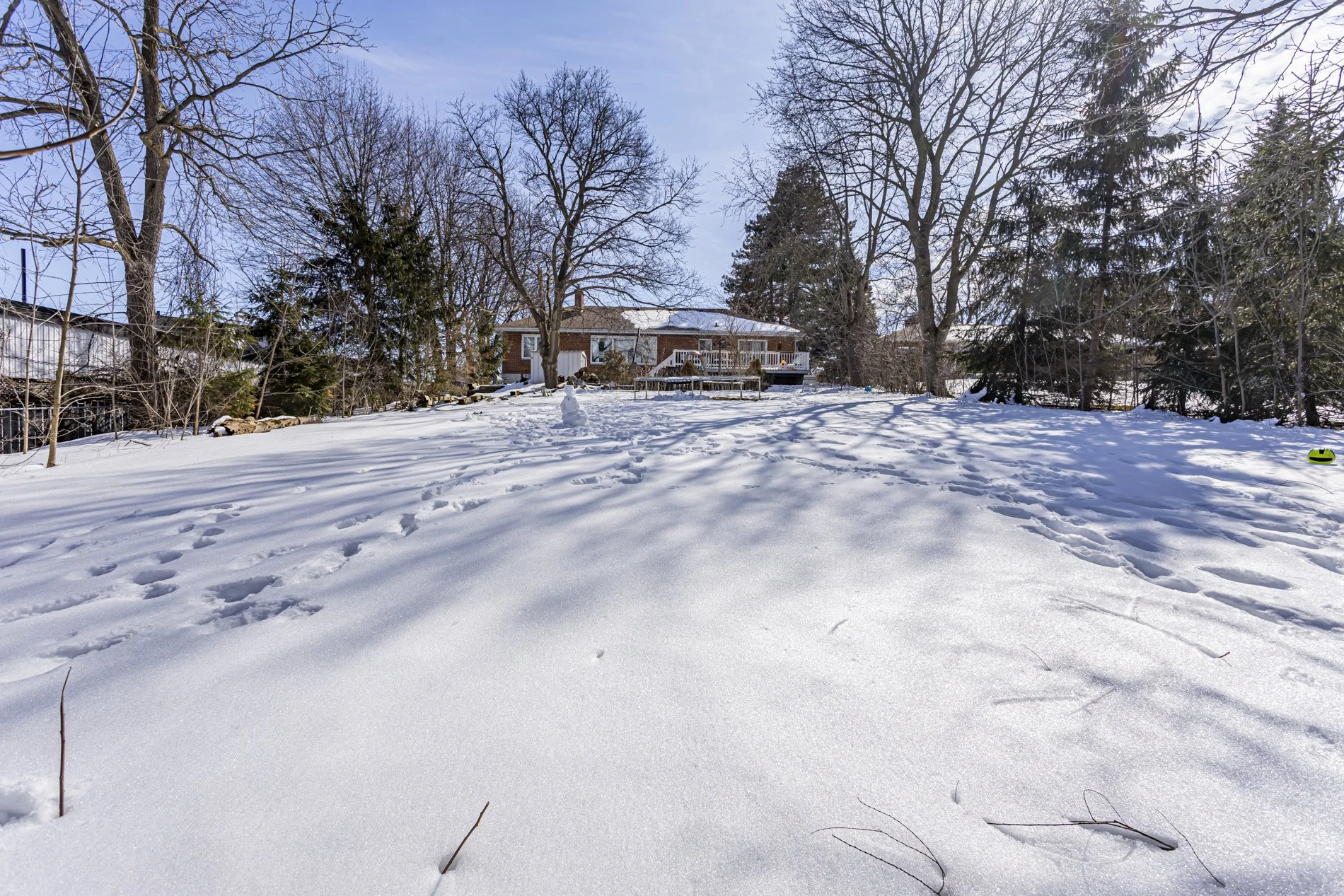 545 Commissioners Rd W_37.JPG