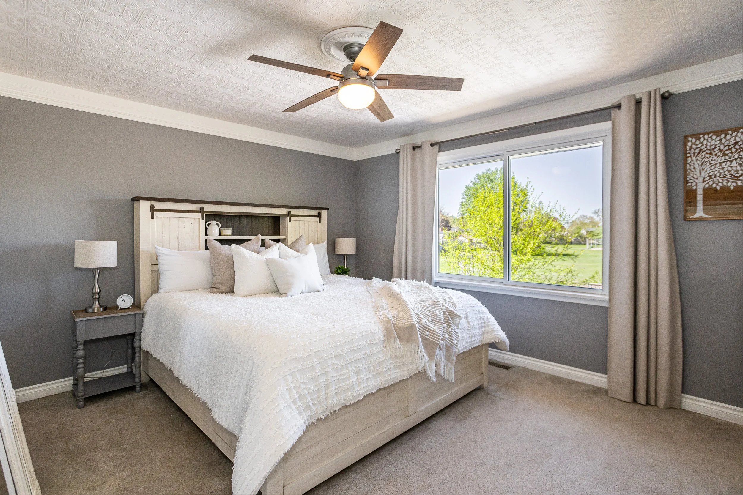 709 Galloway Cres-22.jpg