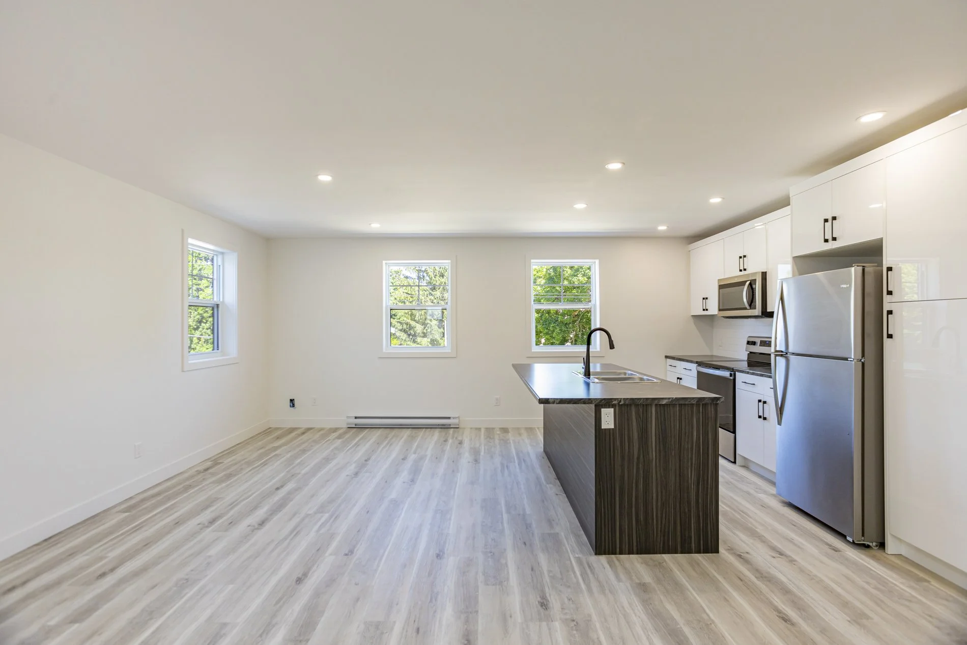 285 William St - Unit 4_03.JPG