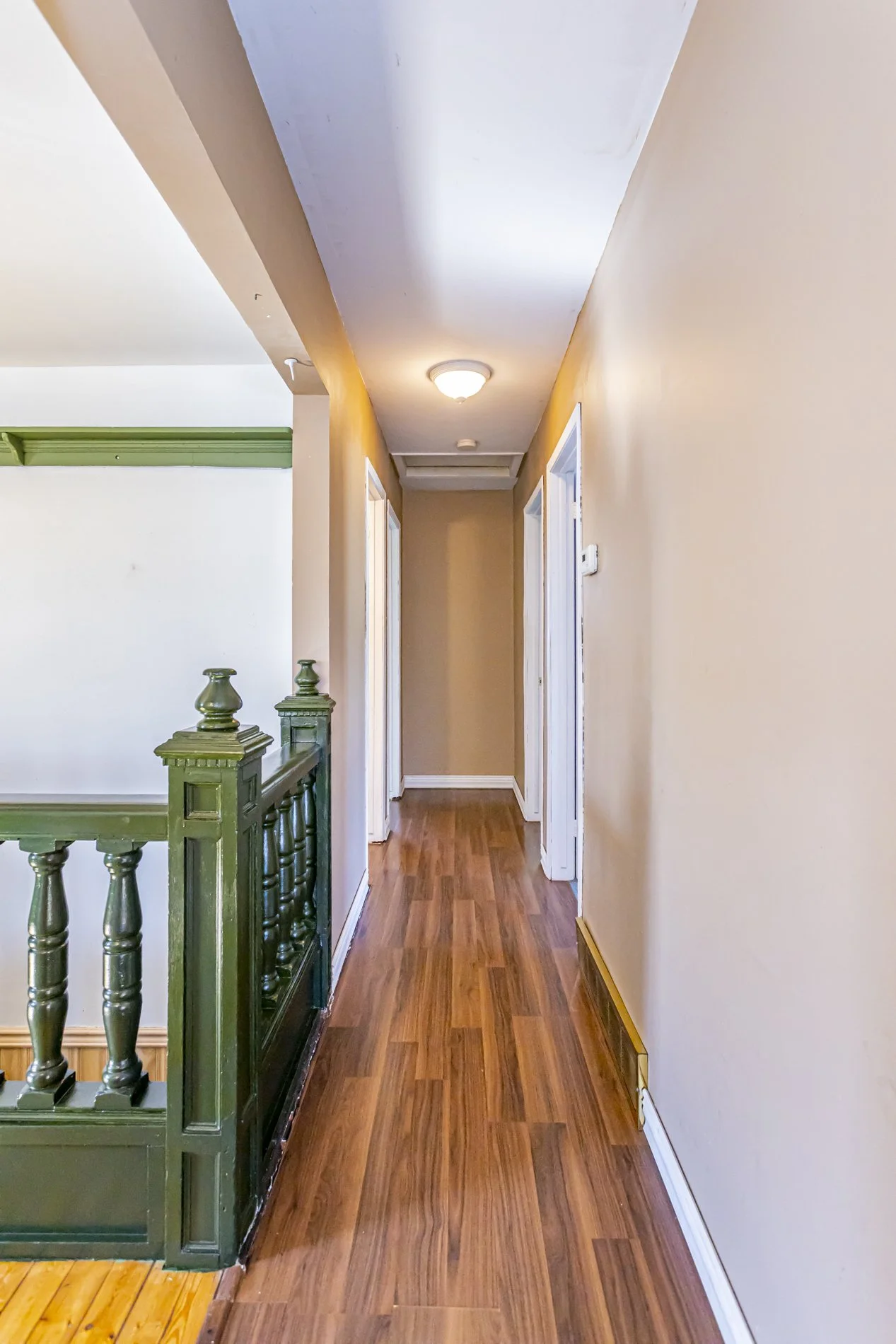 129 Nicholas Cres_17.jpg