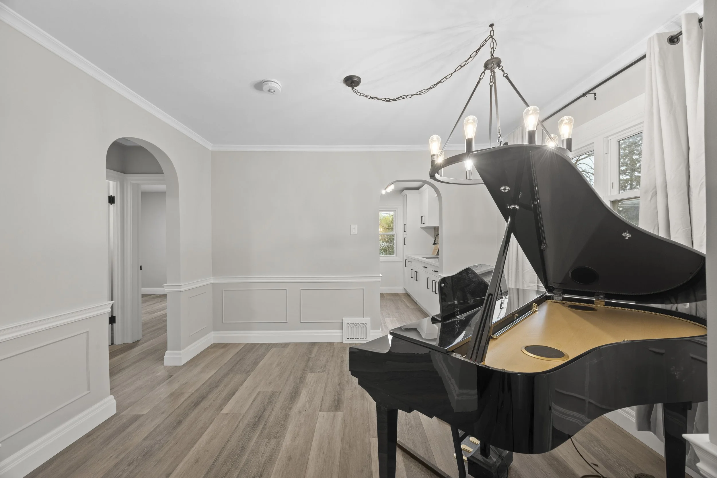 1326 Brydges St -11.JPG