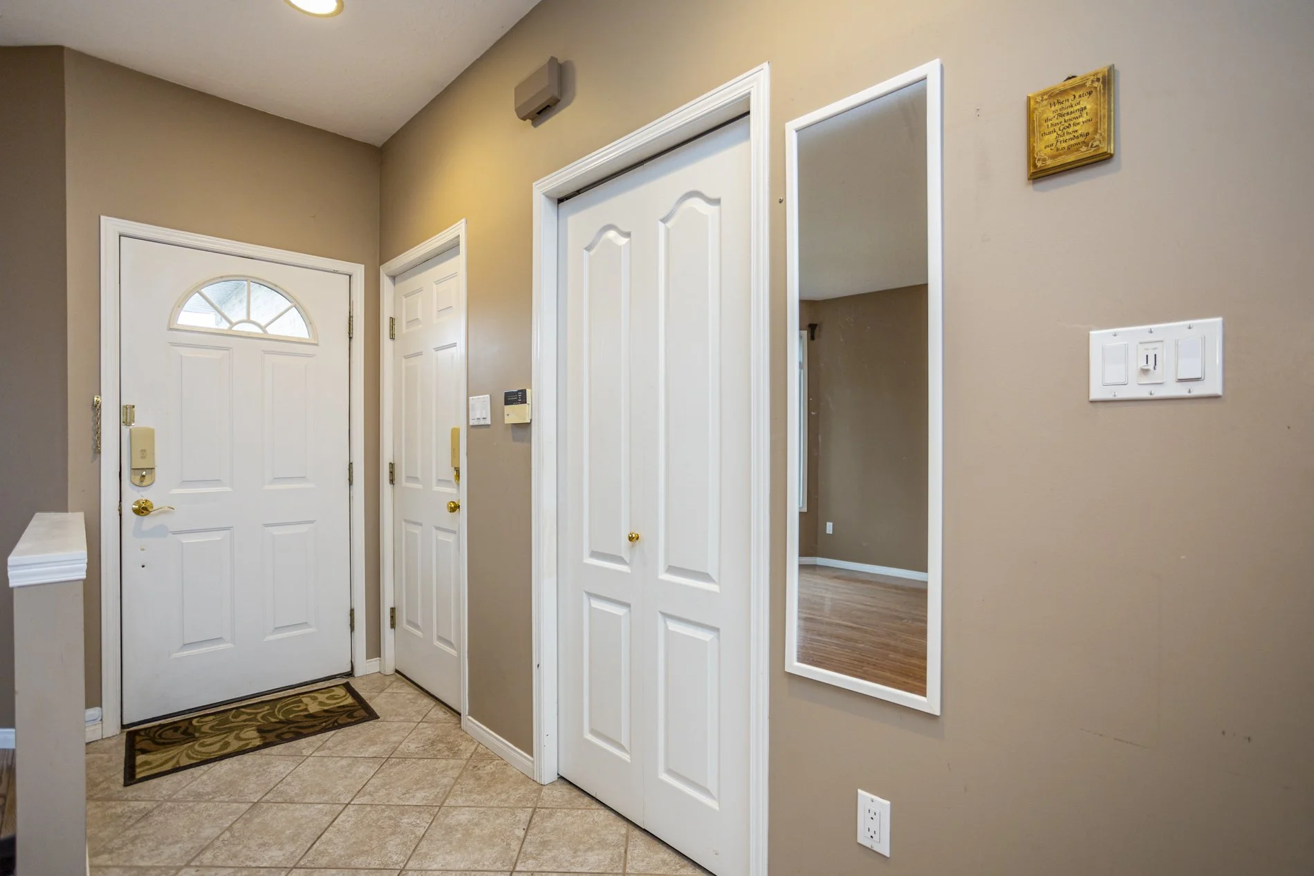 342 Jonathan St_07.JPG