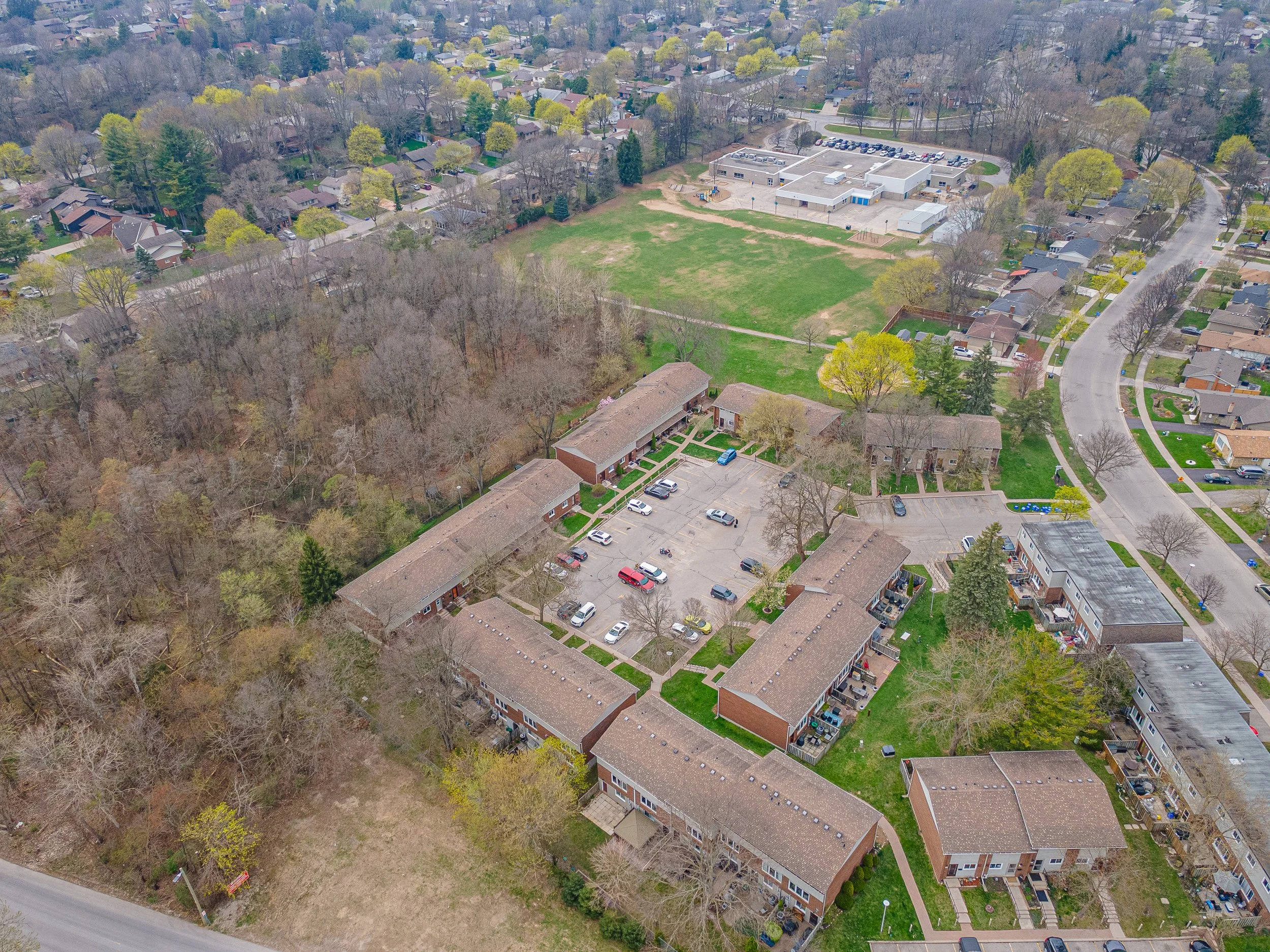 13-591 Griffith St-38.jpg