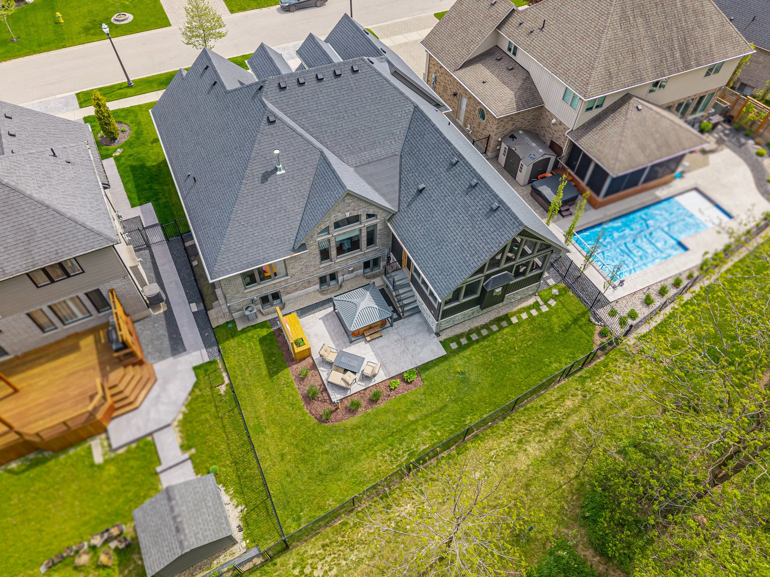 2263 Dauncey Cres -53.jpg