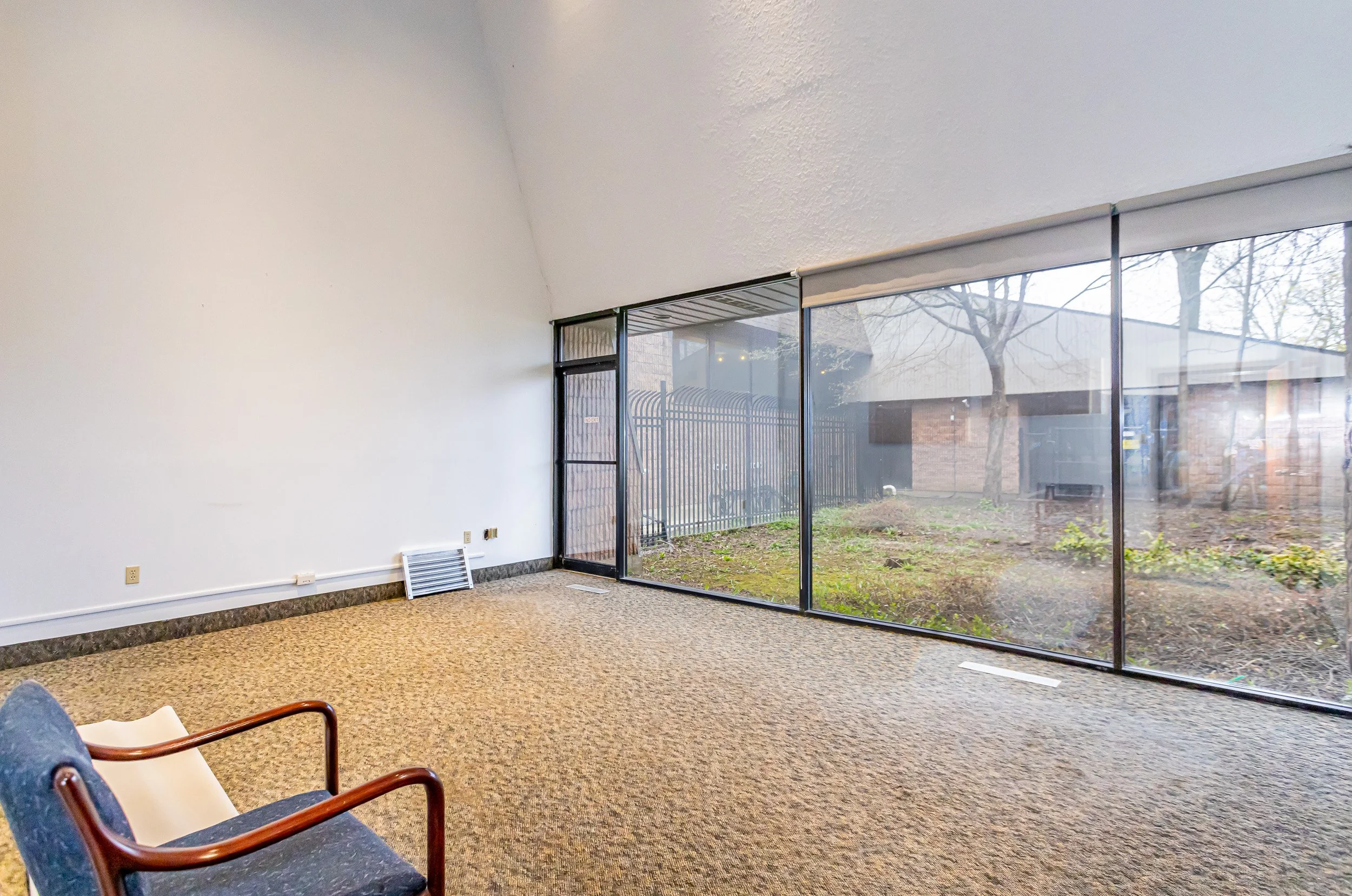 743 Wellington Rd-13.jpg
