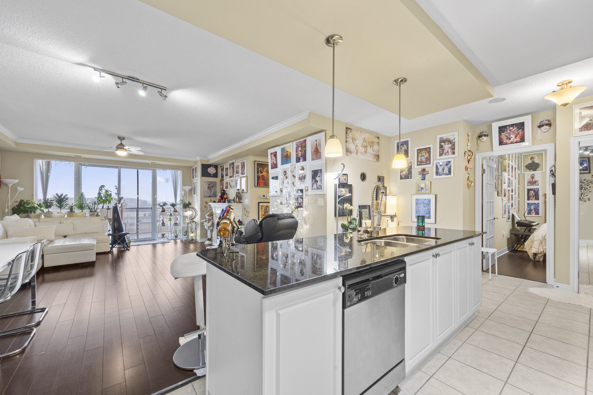 604-1030 Coronation Dr -12.JPG