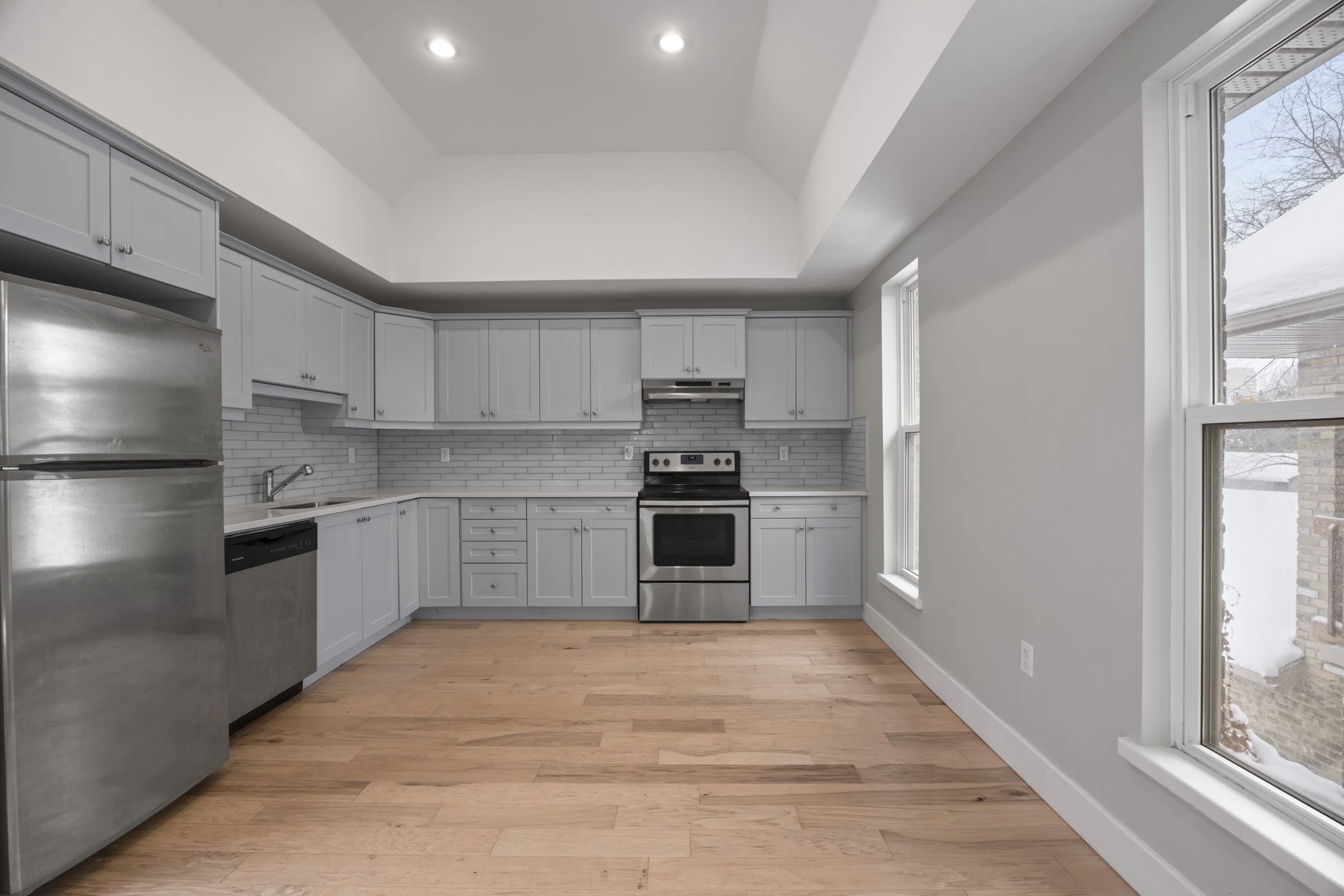 517 Princess Ave -11.JPG