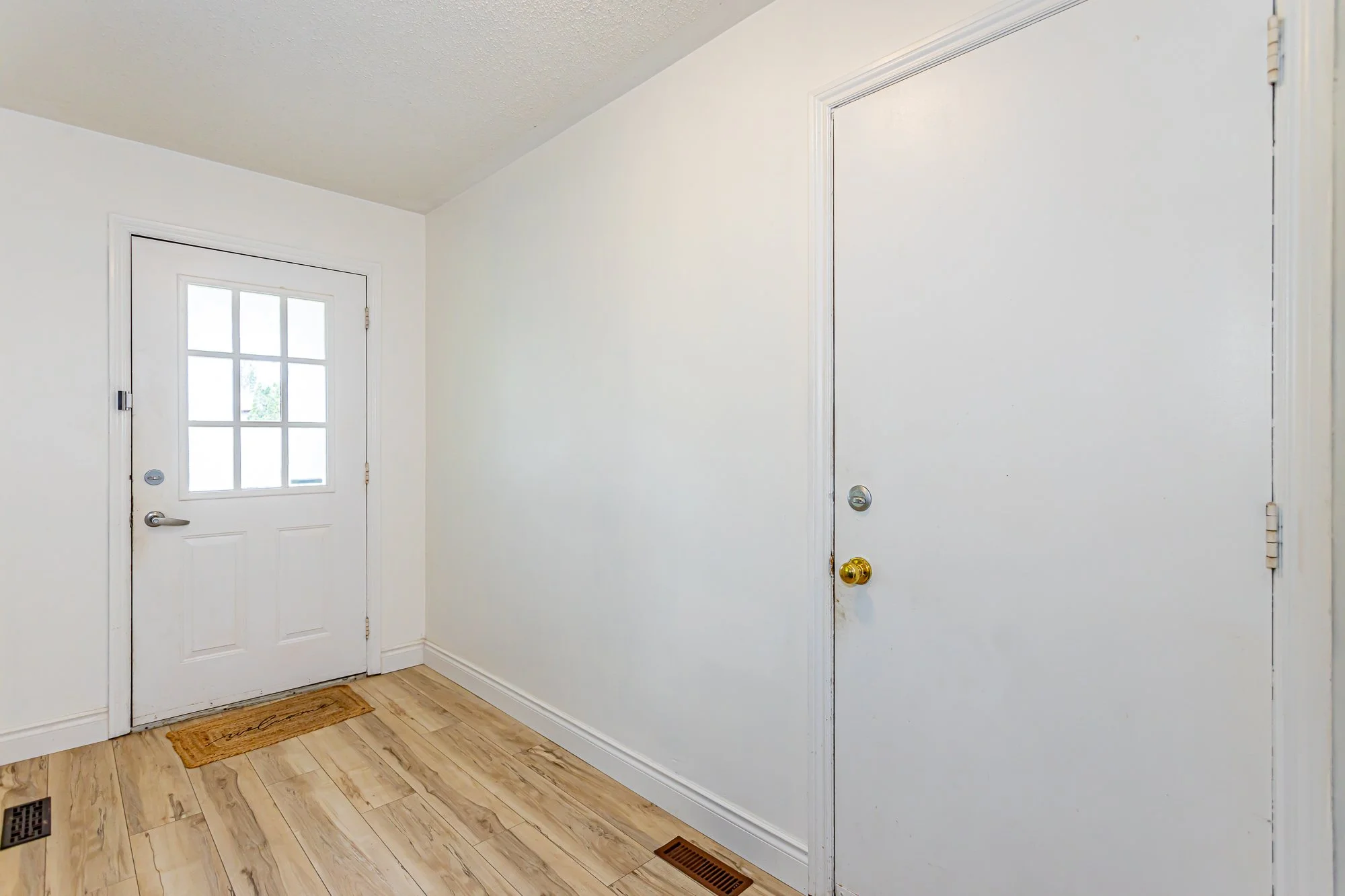 674 Chiddongton Ave-6.jpg