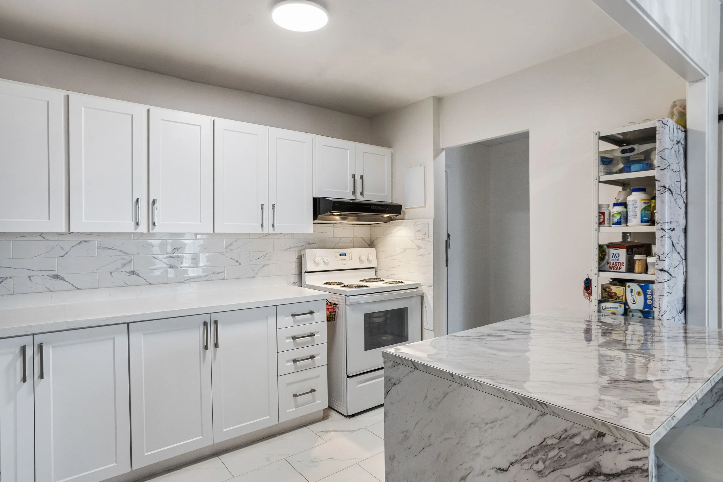 1104 - 583 Mornington Ave -18.JPG