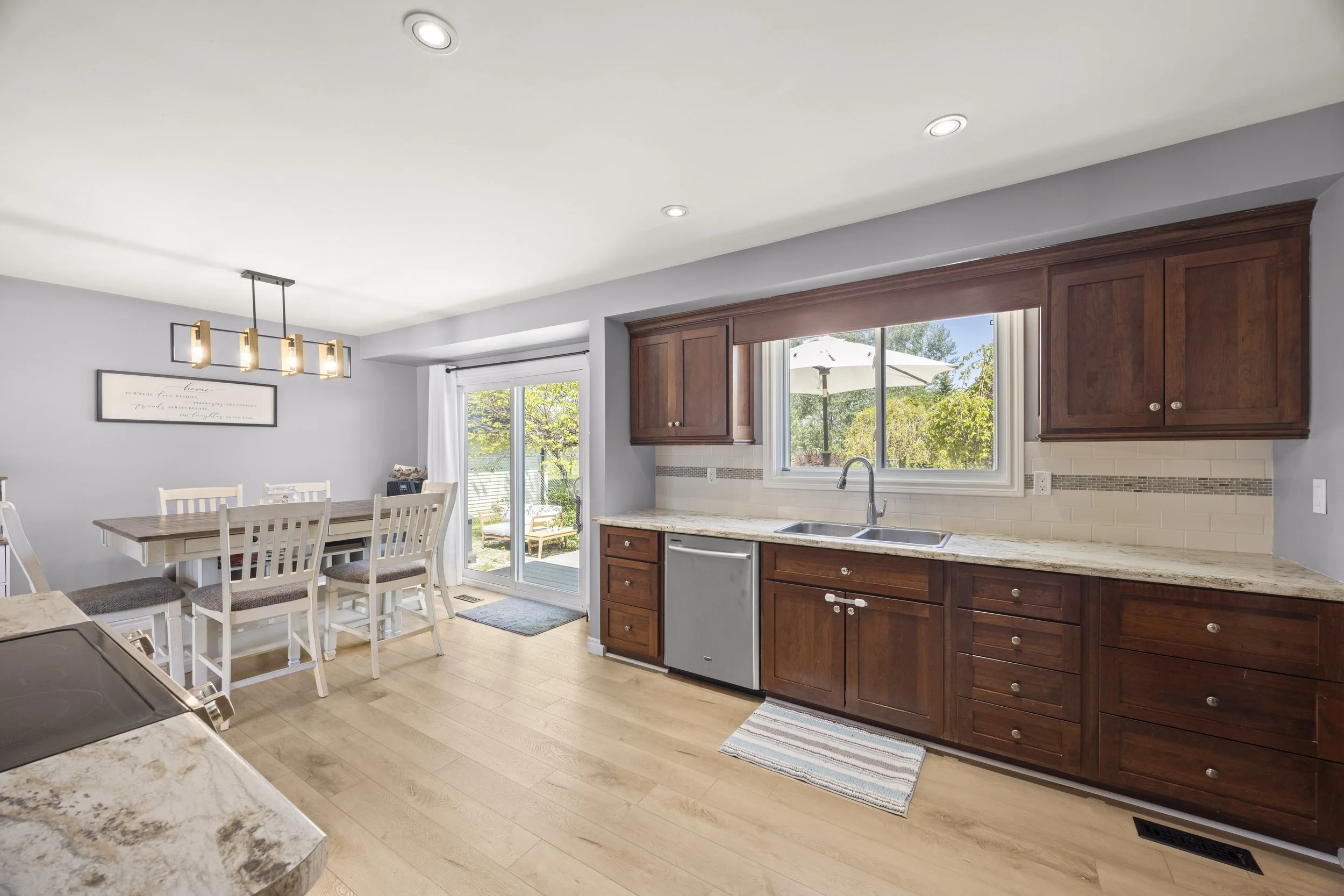 315 Elgin St W -18.JPG