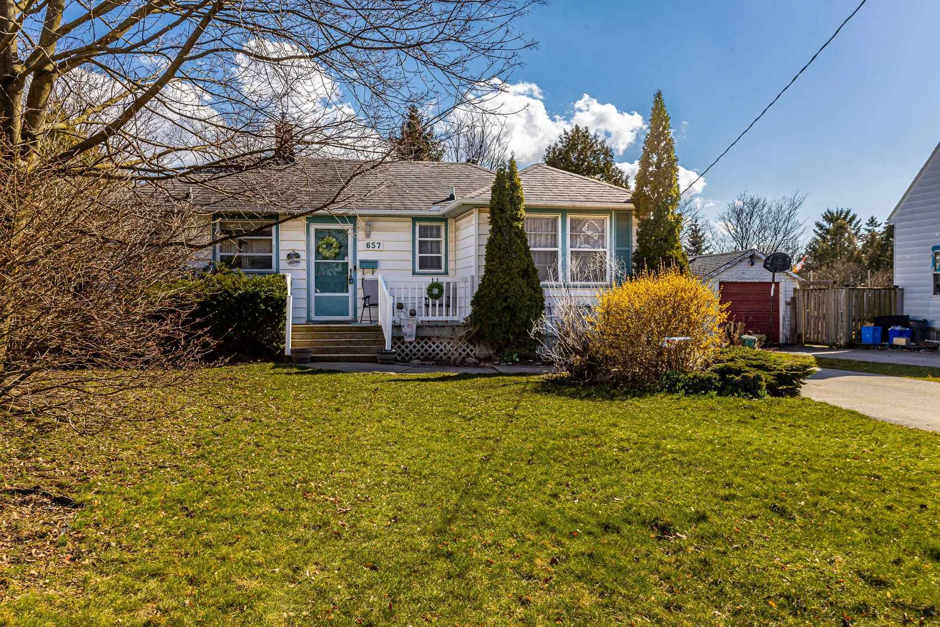 657 Creston Ave-3.jpg