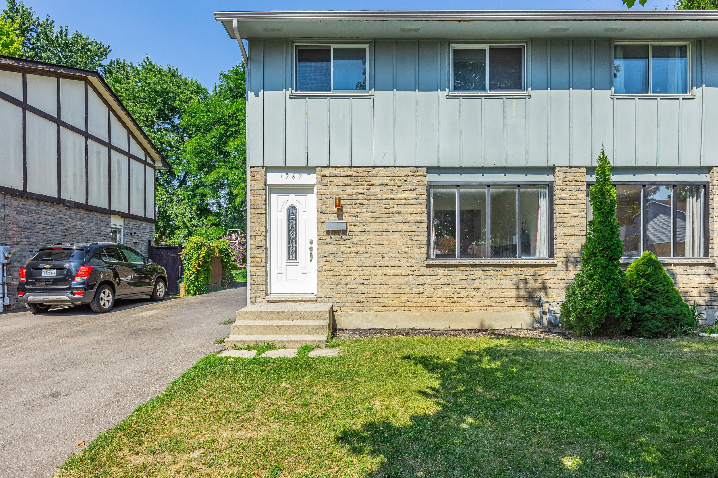 1767 Aldersbrook Rd -03.jpg