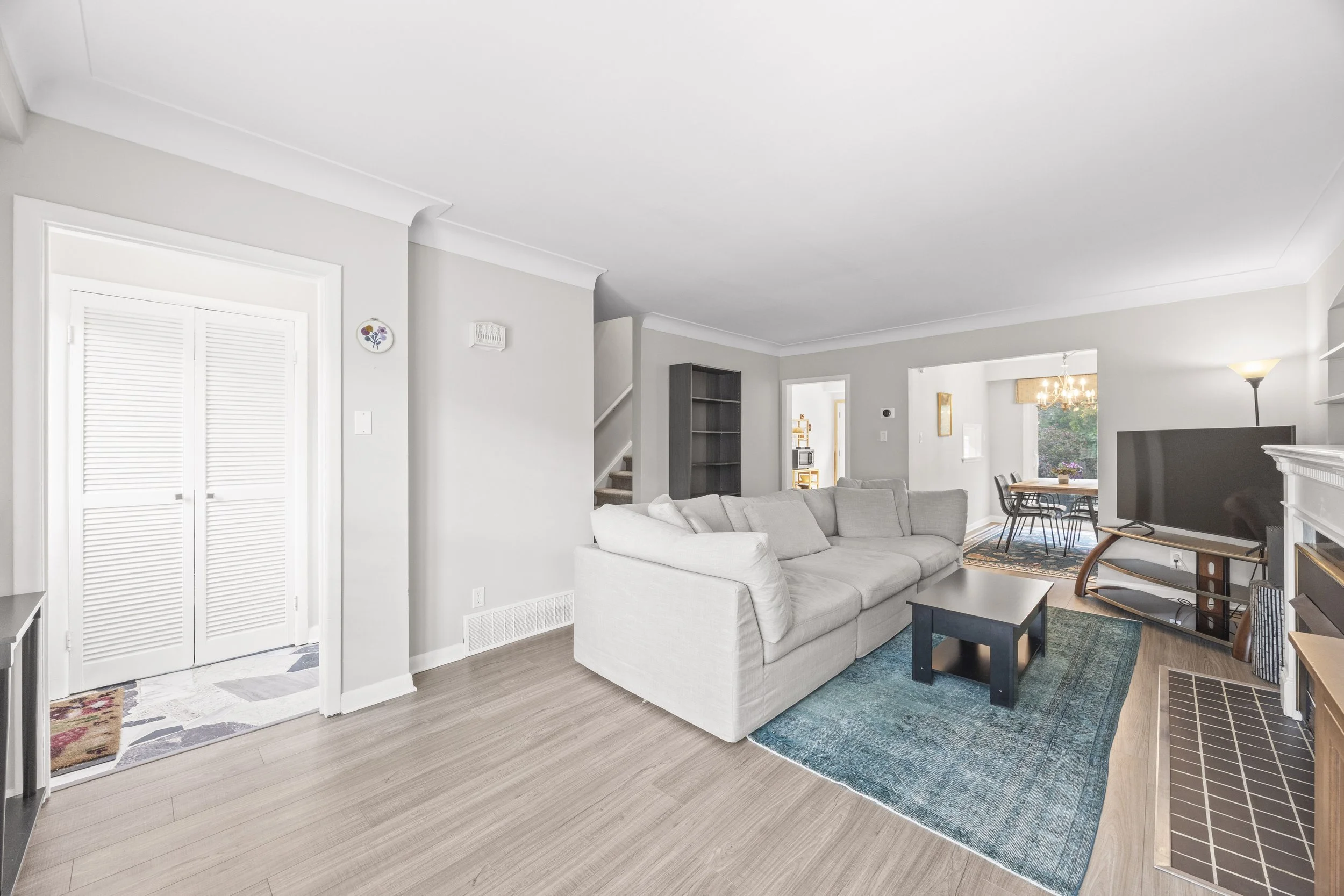 62-1220 Royal York Rd -09.JPG
