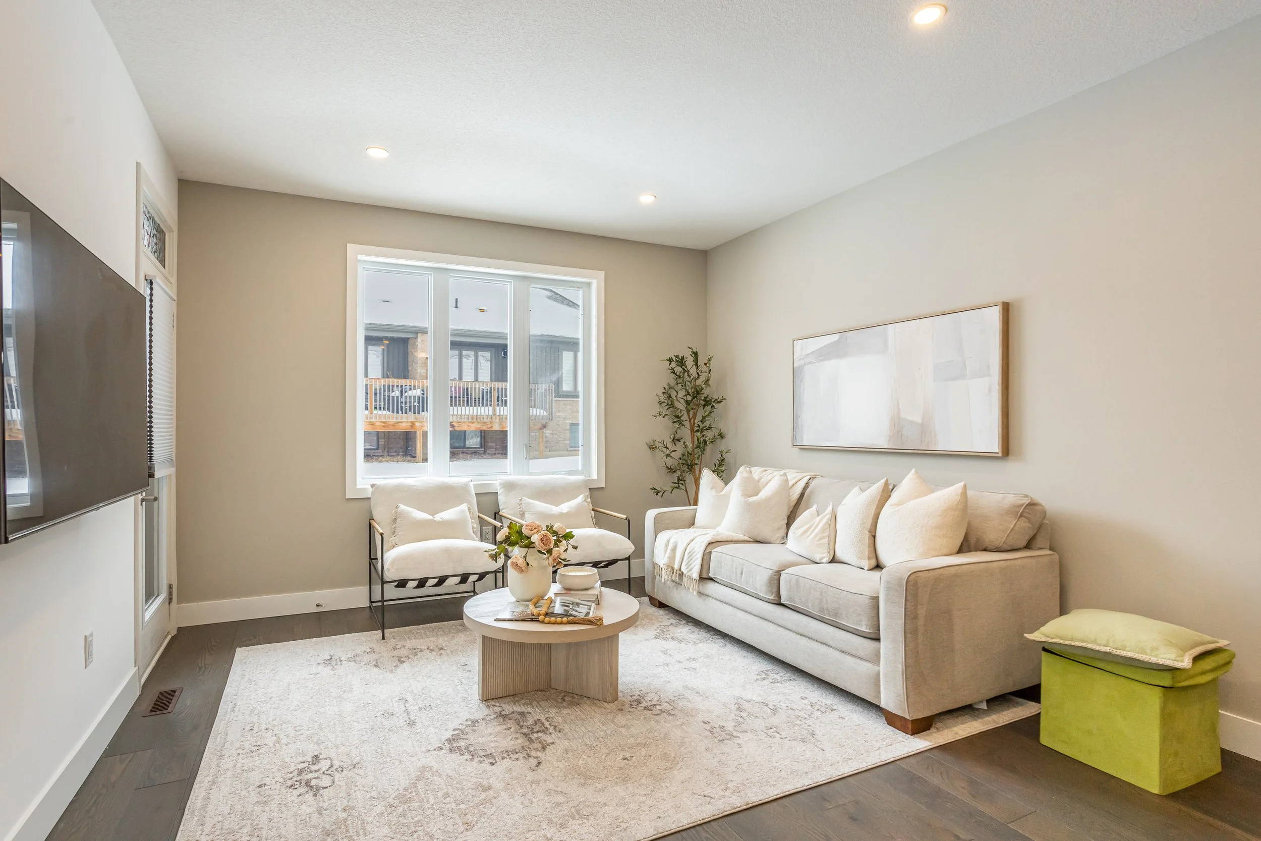 7-1347 Whetherfield St-16.jpg