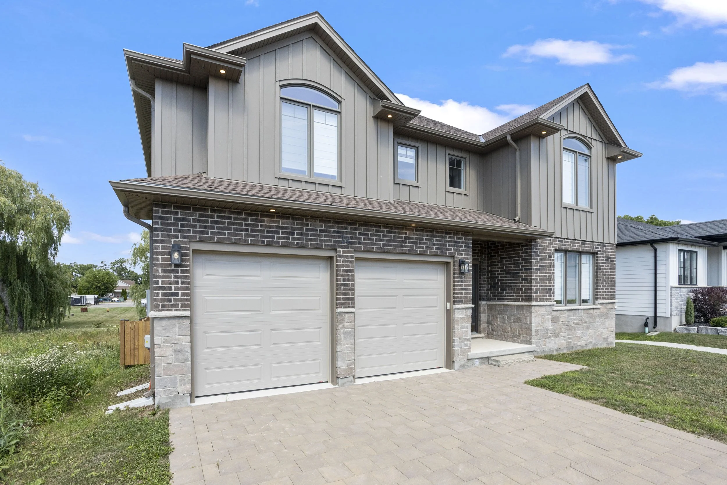 74 Royal Cres -03.JPG