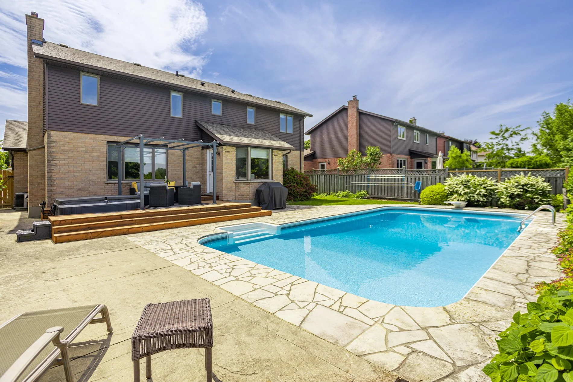 70 Thumnderbird Cres_42.JPG