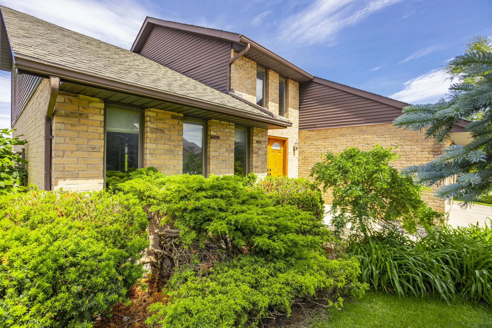 70 Thumnderbird Cres_06.JPG