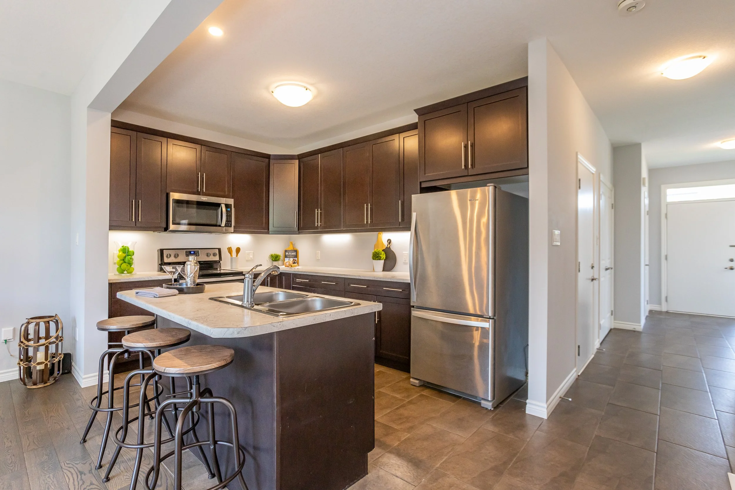 1675 Valhalla St-11.jpg