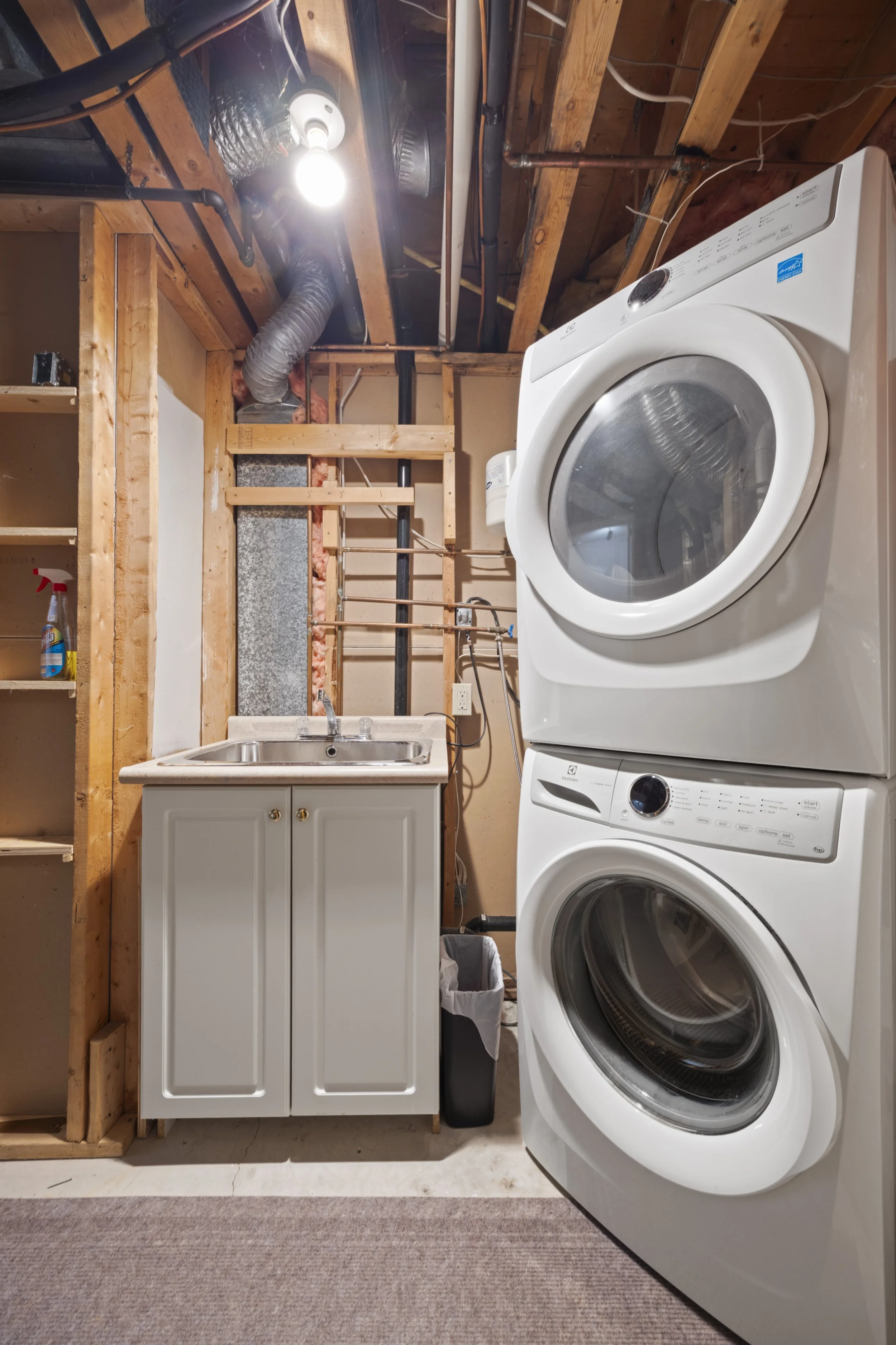 12-90 Ontario St S -35.JPG