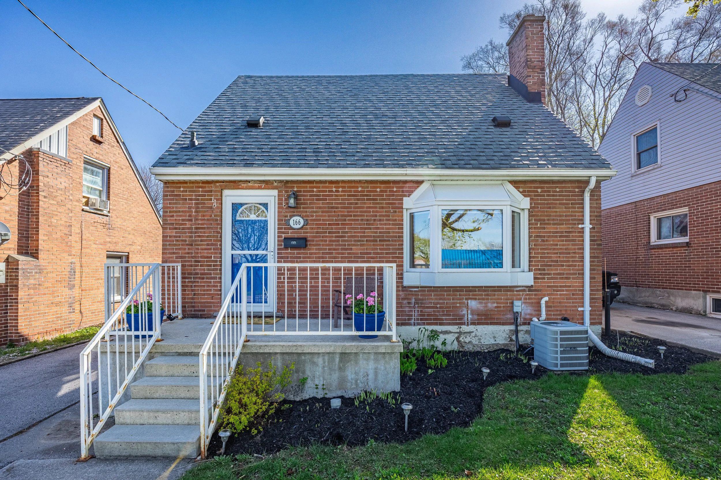 166 Ashland Ave -01.jpg