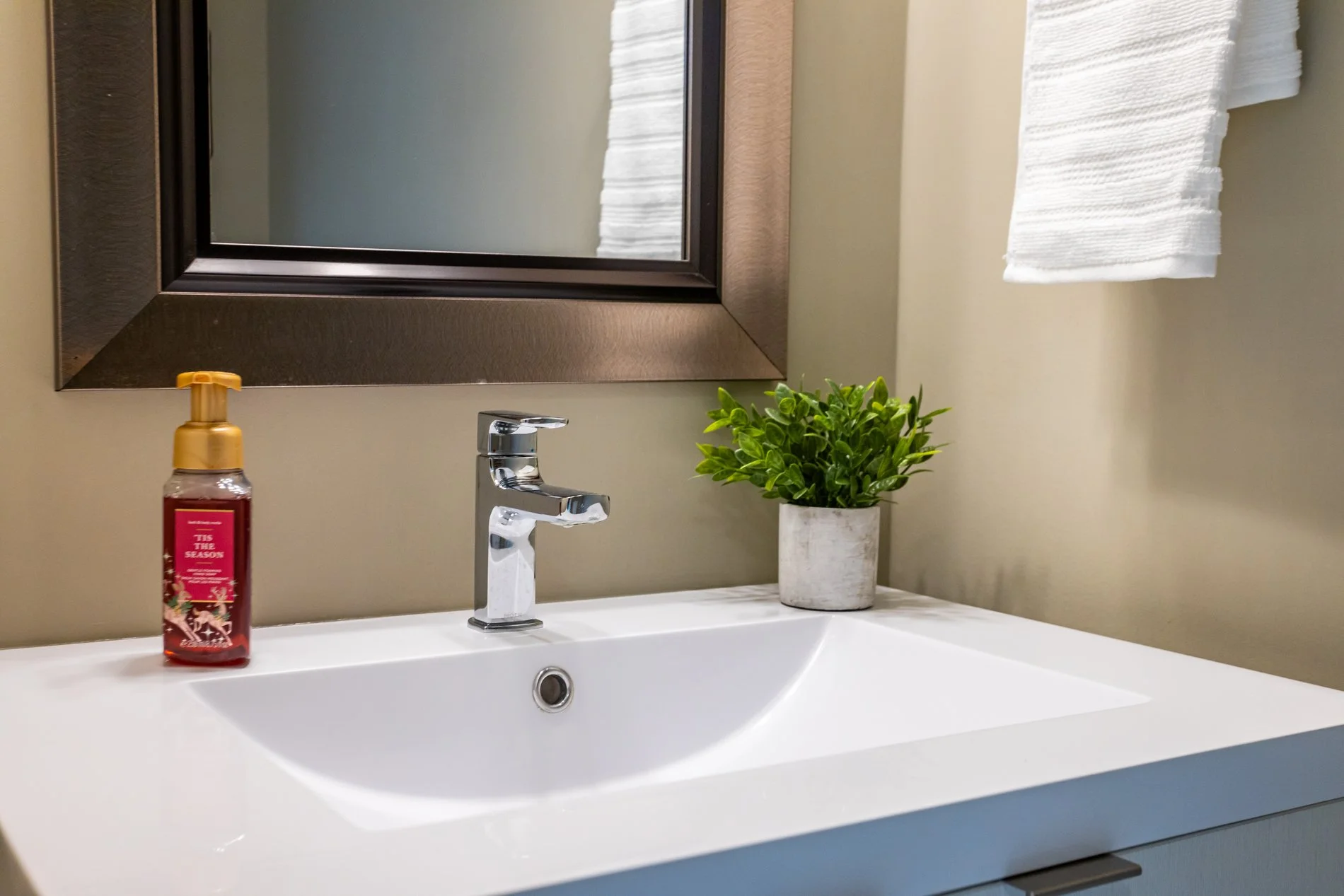 567 Chelton Rd-20.jpg