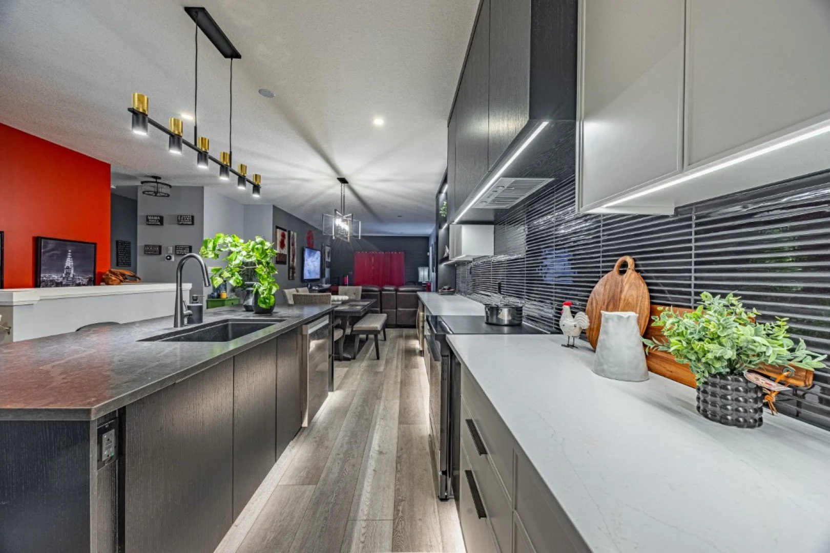 3229 Raleigh Cres-28.jpg