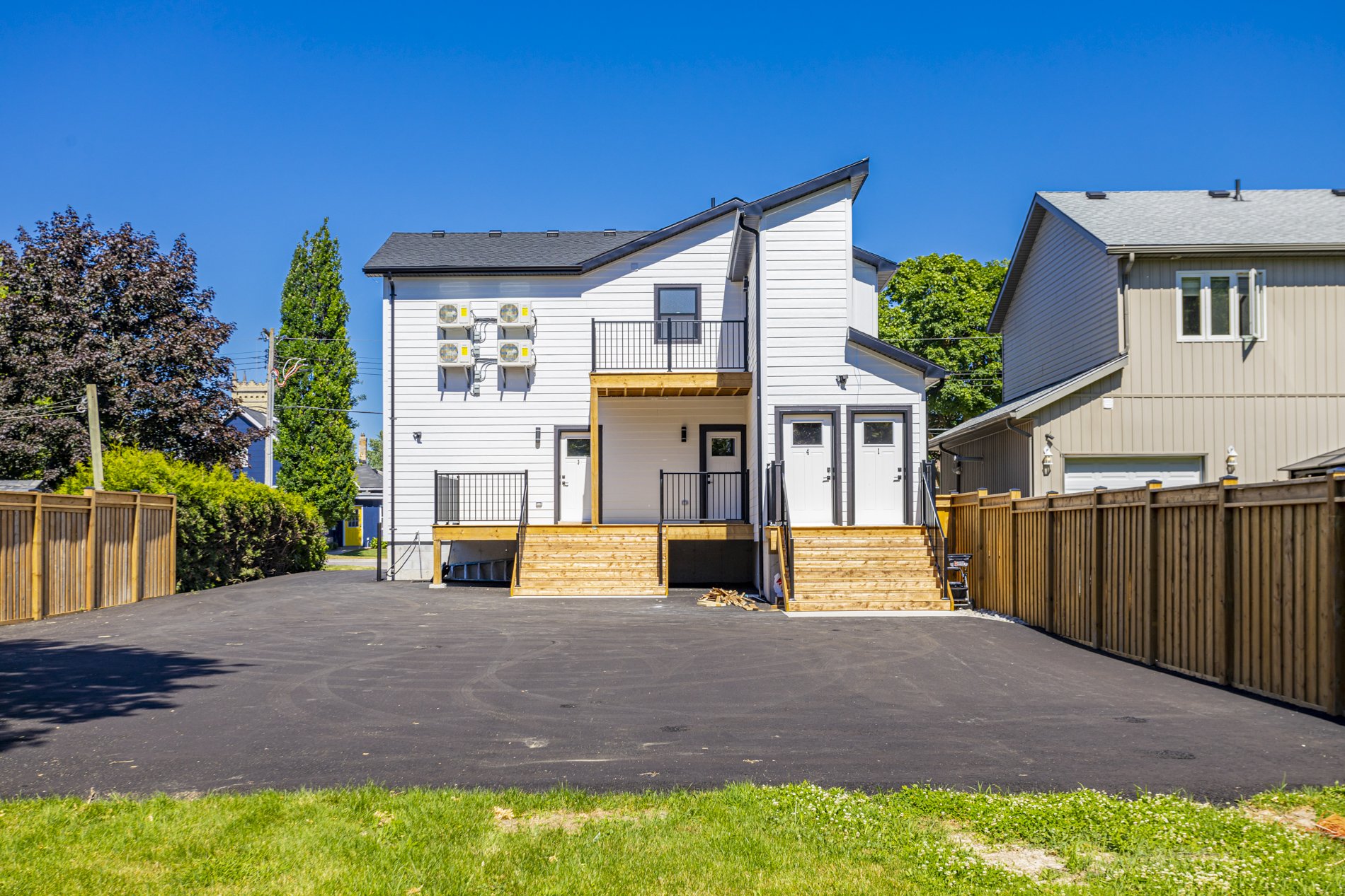 285 William St - Exteriors_11.JPG