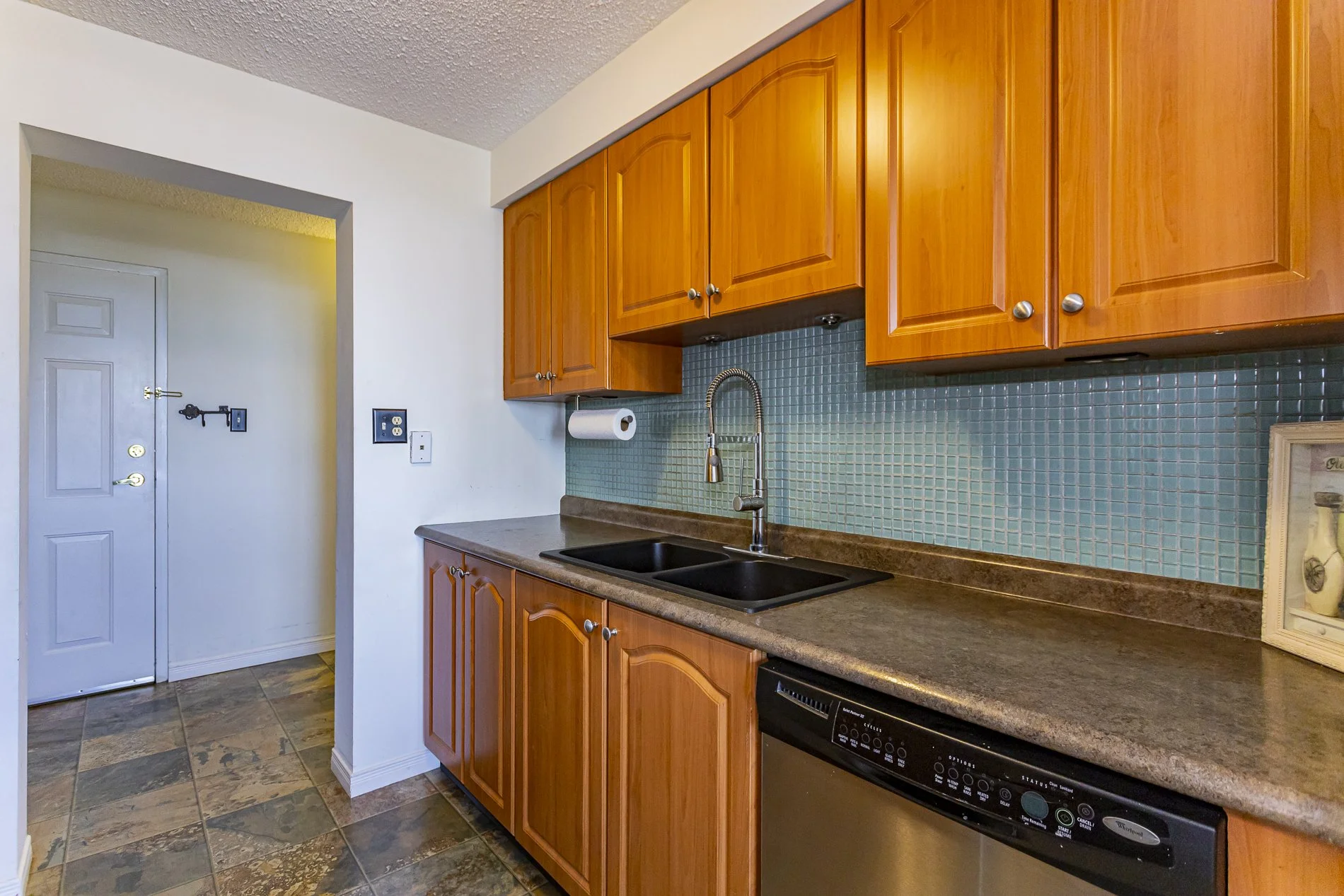 802-363 Colborne St_20.jpg