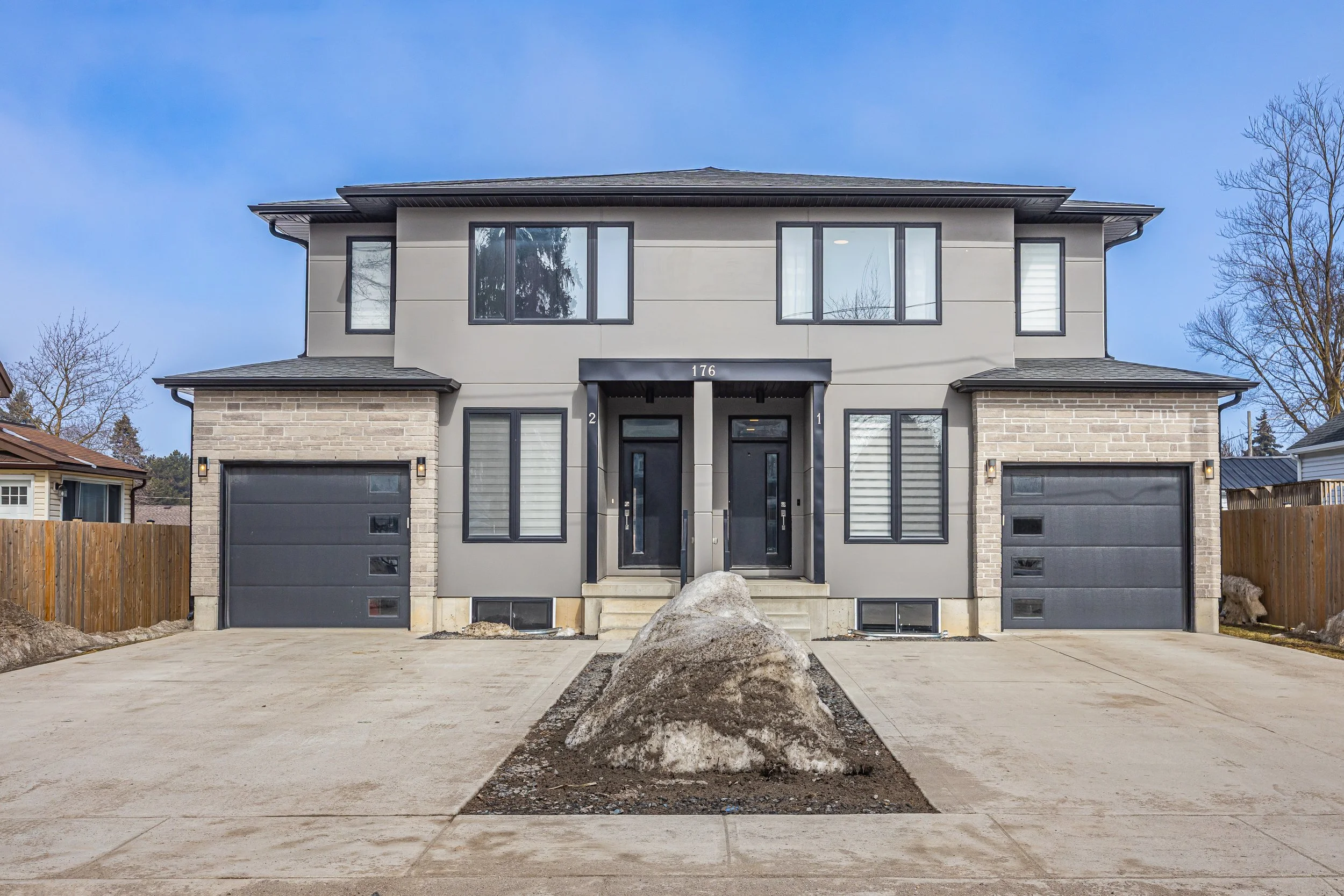 1-176 King St -01.jpg